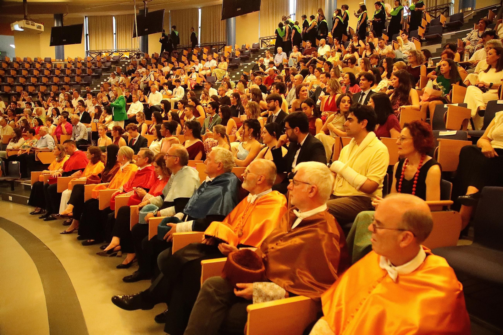 Galería | Los primeros graduados en Relaciones Internacionales por la UVigo Campus Ourense se despiden de la etapa universitaria