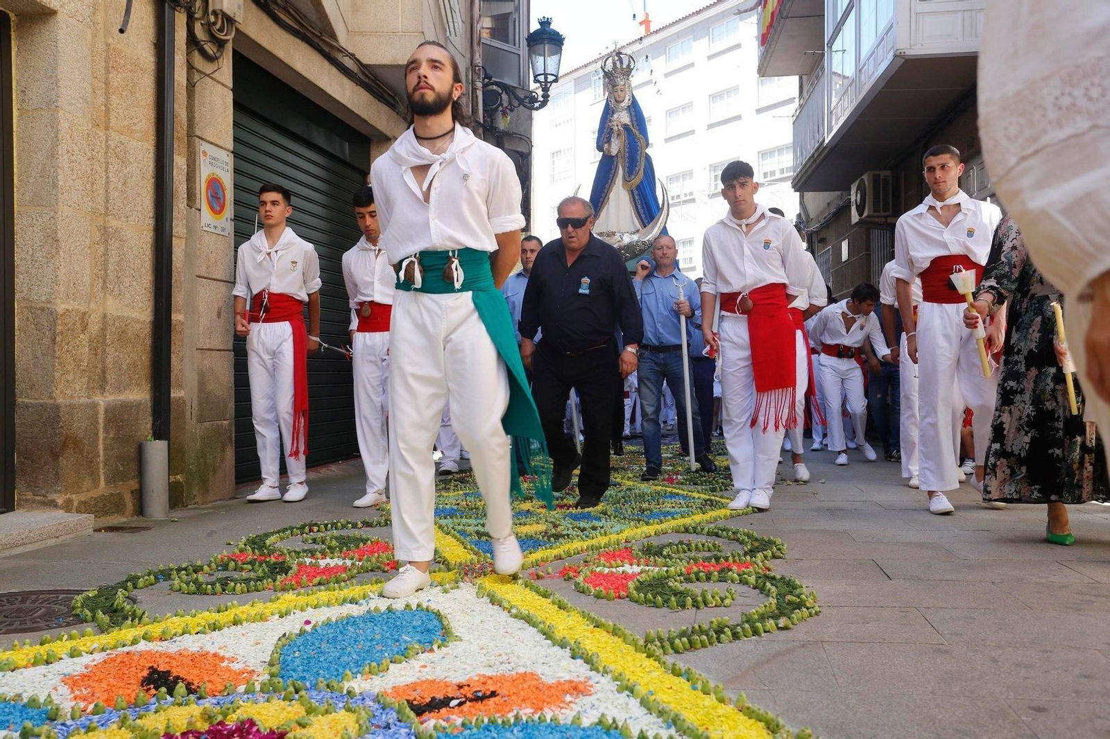Danza das Espadas y Baile das Penlas, en Redondela.