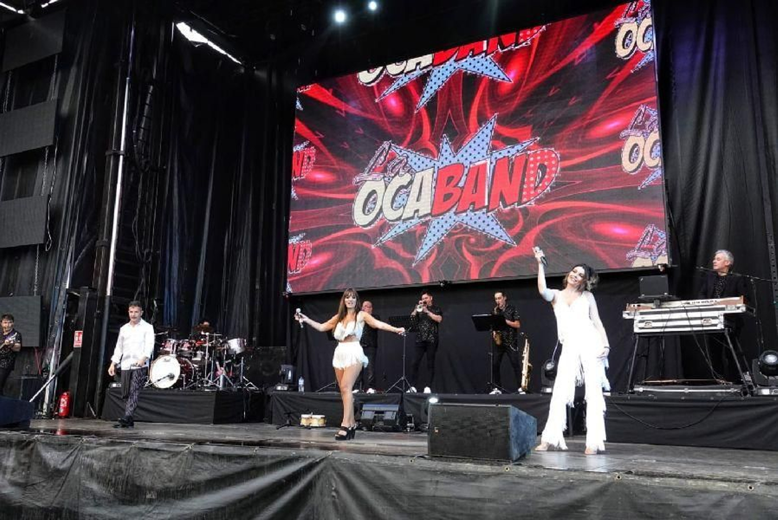 Tomiño vuelve a bailar en una verbena _ Vicente Alonso 08