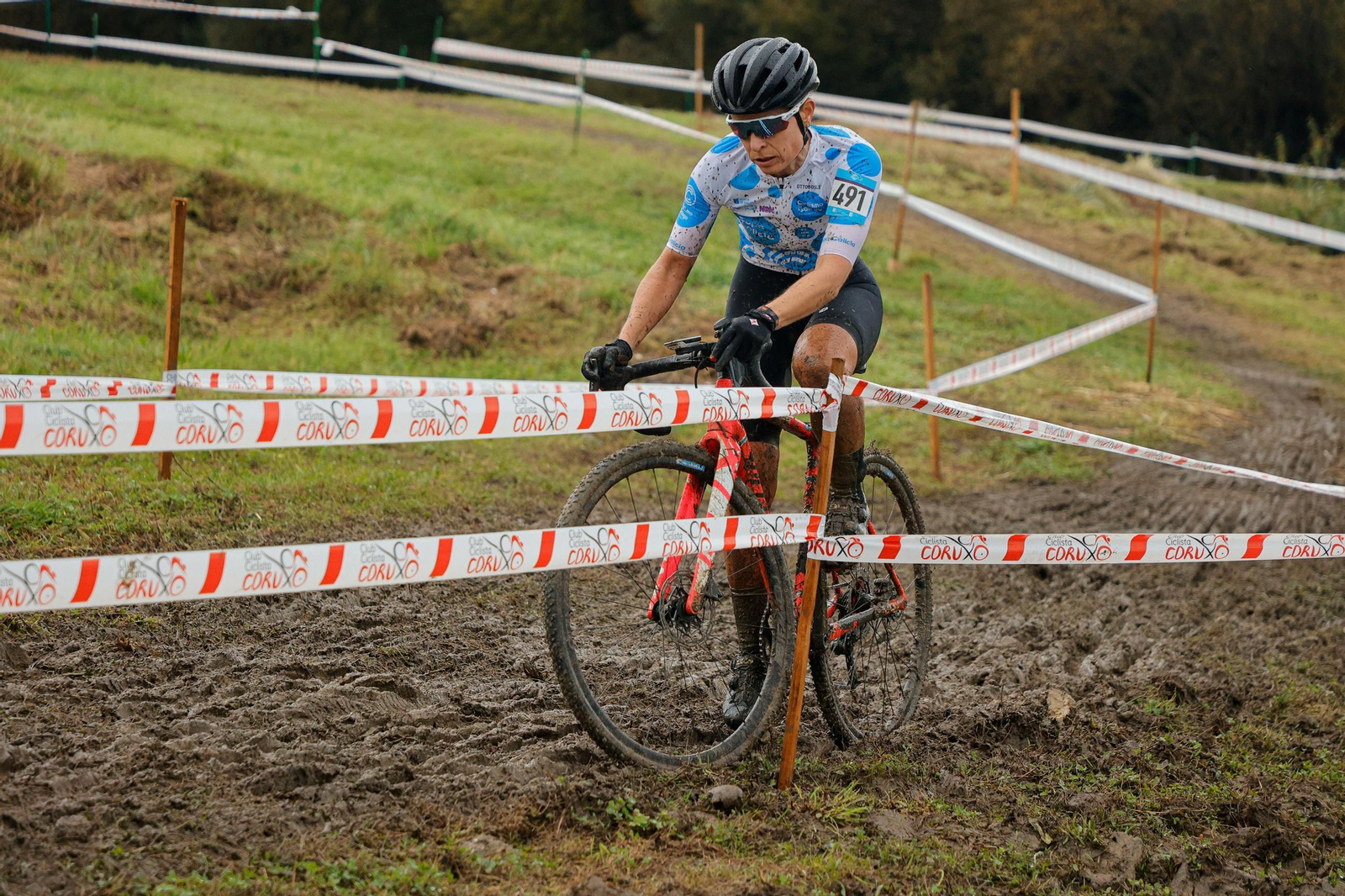 Galería | Más de 200 ciclistas compiten en el trofeo de ciclocross del Concello de Nigrán