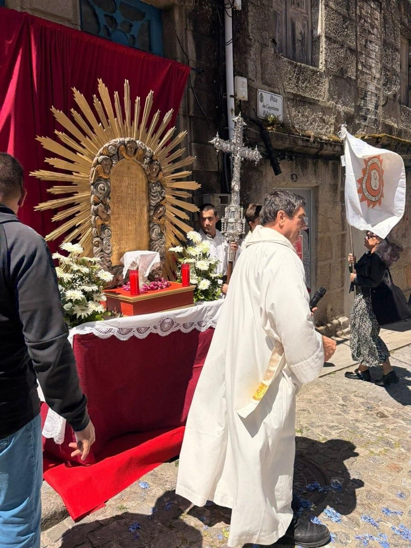 Alfombras florales y procesión del Corpus en Bouzas.