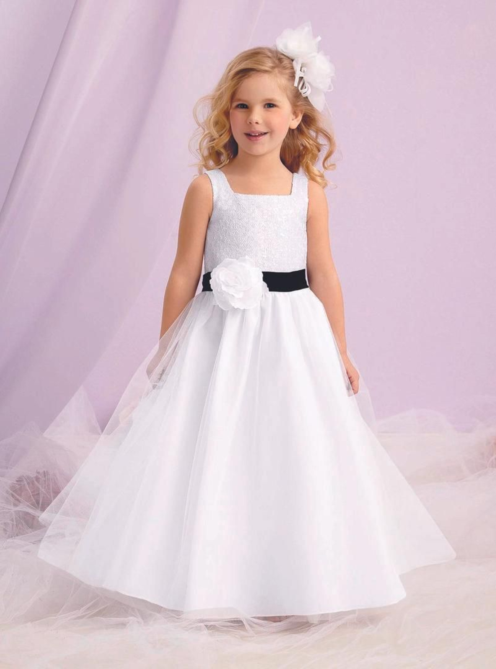 Lito Seoane, en Ourense, la mejor opción para que tu hija brille el día de su comunión.