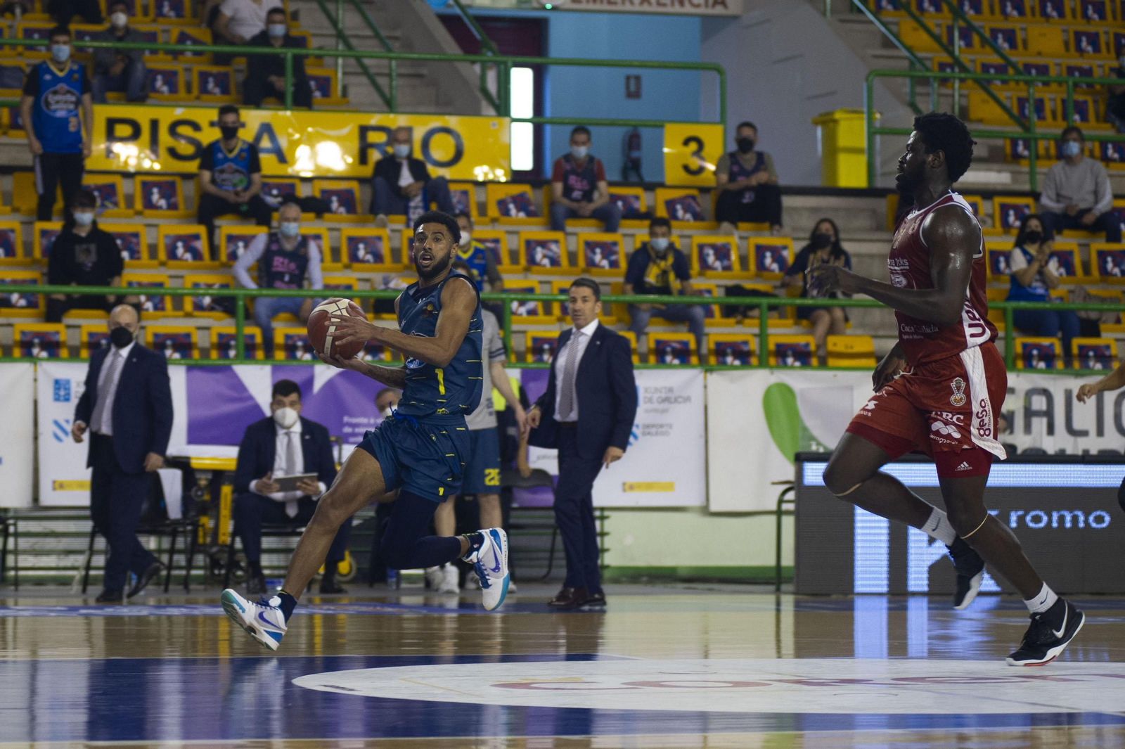 Baloncesto en el Pazo Paco Paz COB-Murcia