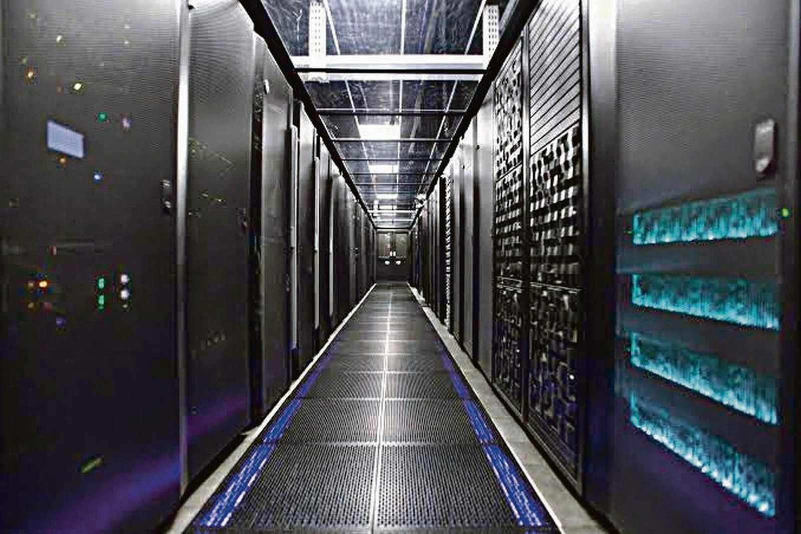 Interior de un centro de datos en Navarra.