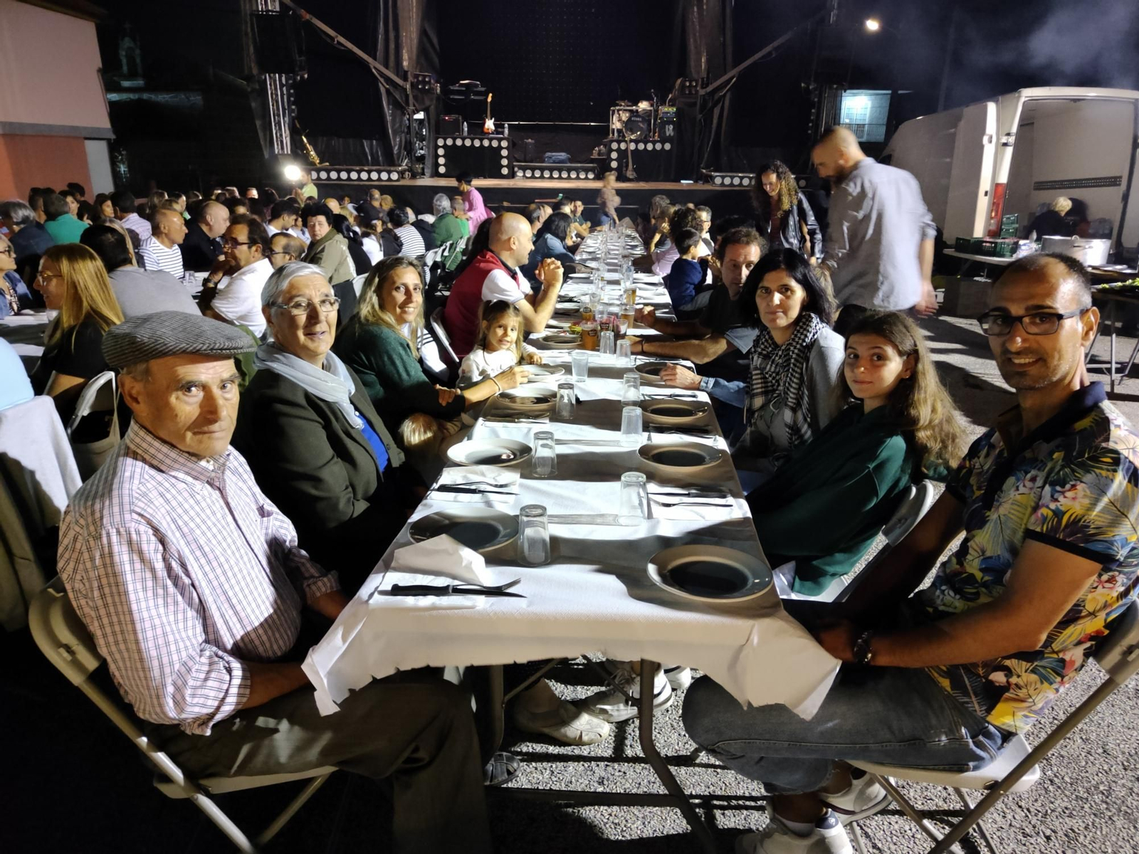 Emilio, Fina, Lali, Chloe, Chelo, Noa e Pepe.