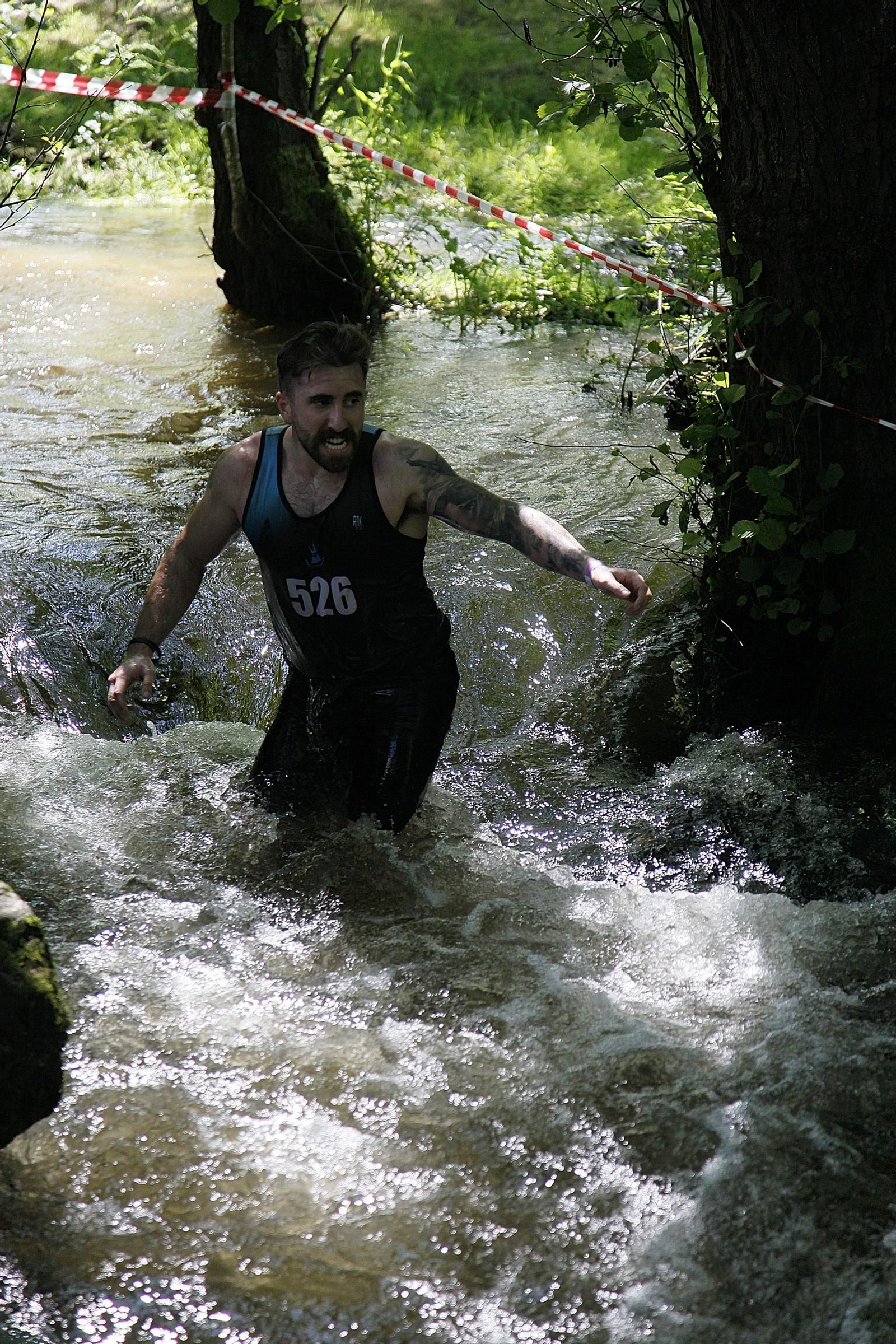 Galería | Obstáculos, deporte y buen tiempo en la Cavernícola Race