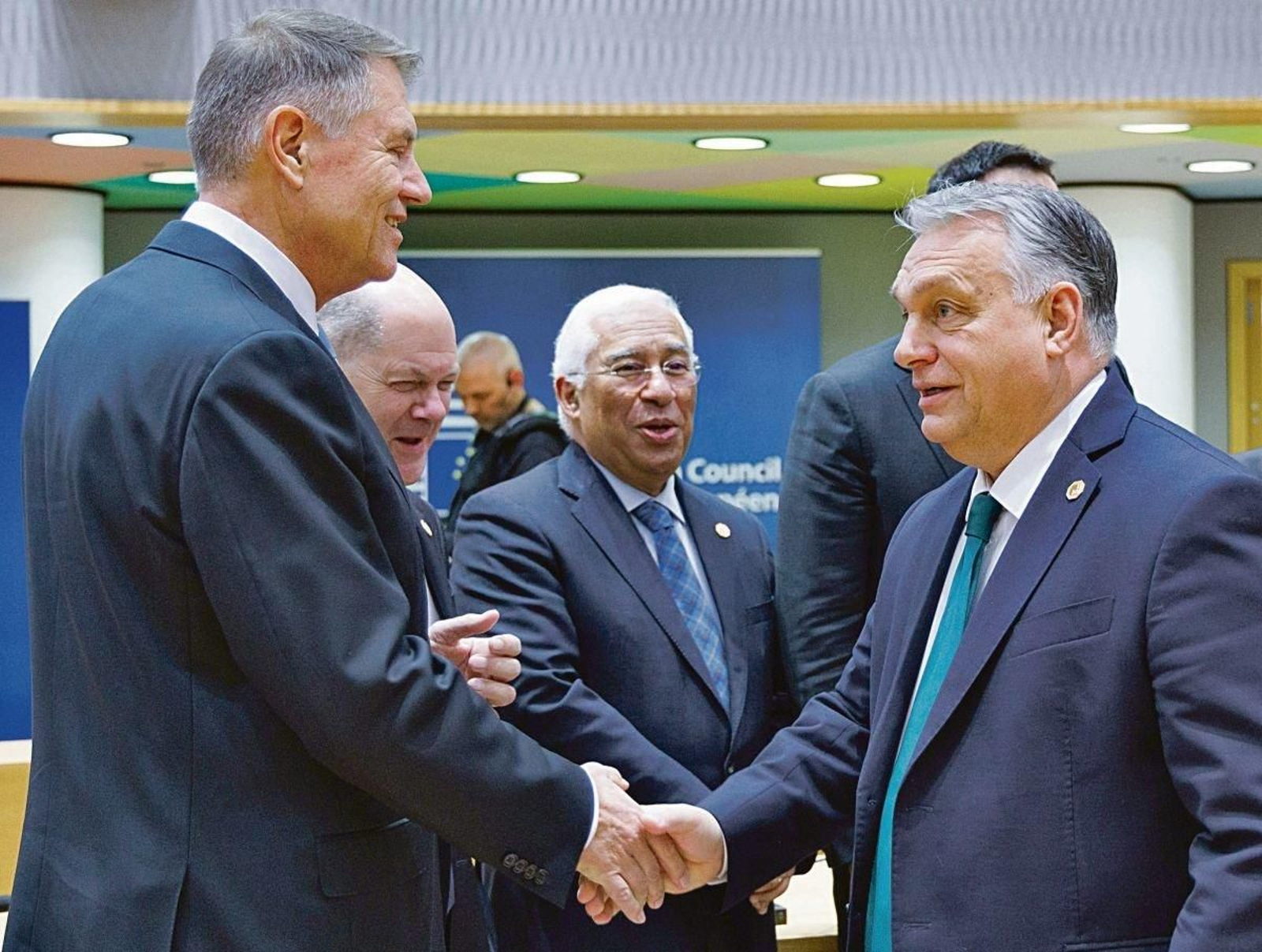 Robert Fico, Olaf Scholz, Antonio Costa y Viktor Orban,durante la reunión en Bruselas ayer.