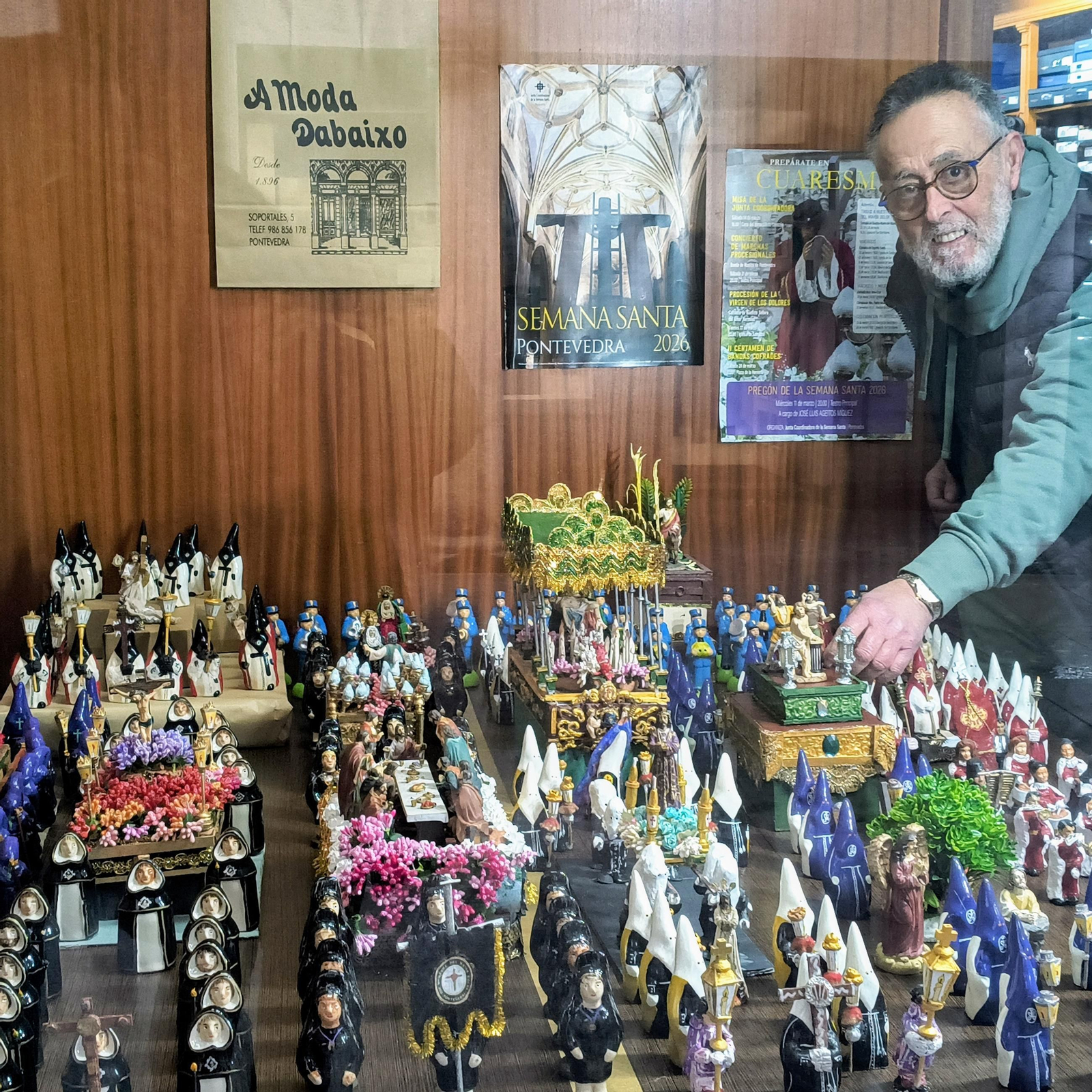 La colección de Francisco Luis López desde el escaparate.