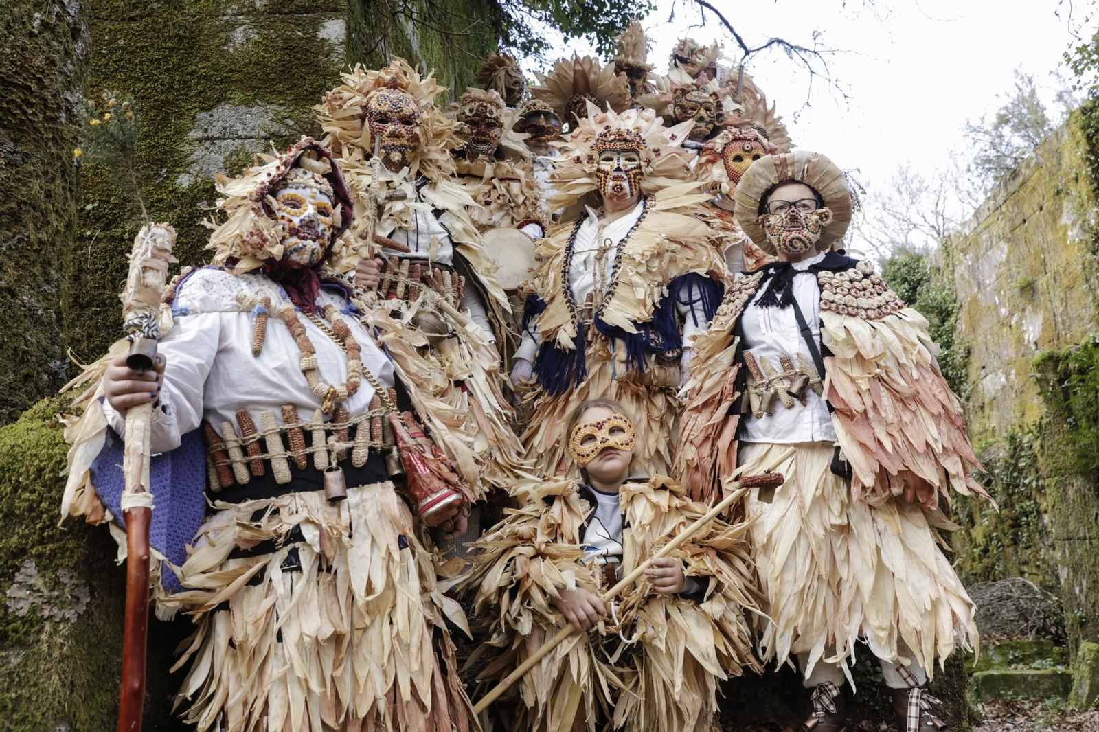 Galería | El follateiro, un traje que encuentra su materia prima en la naturaleza