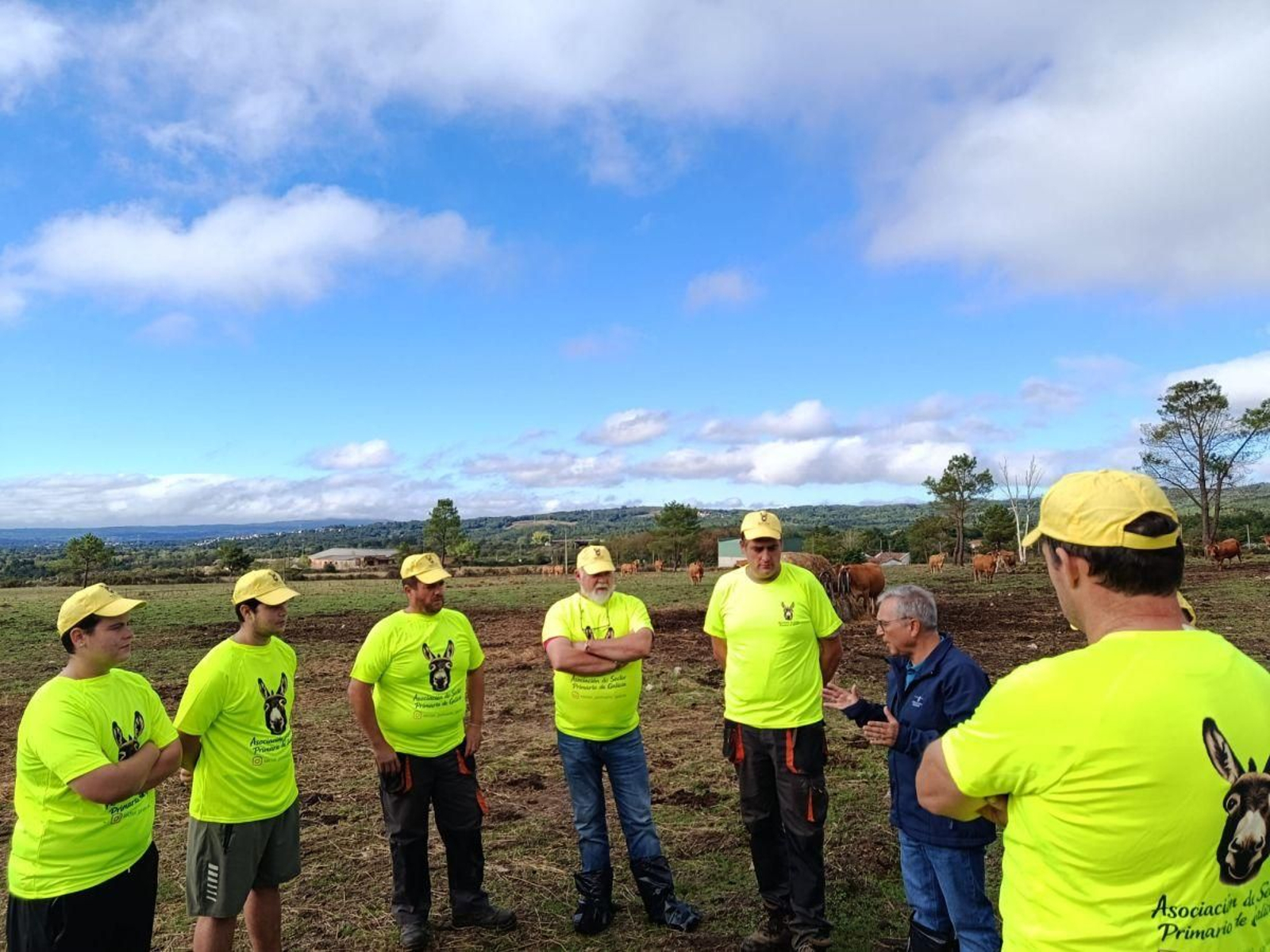 Luis Menor, con la Asociación do Sector Primario de Galicia en Xunqueira de Espadanedo