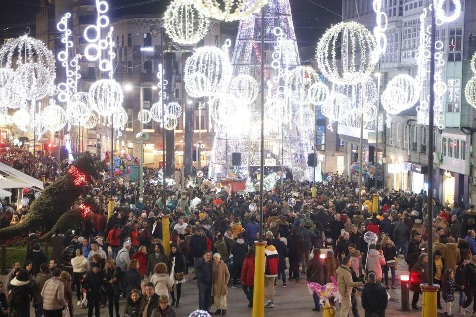 Los turistas invaden Vigo en el Puente286
