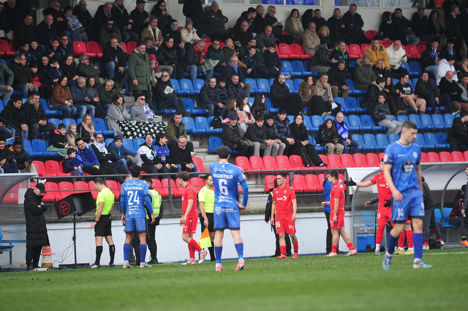 Galería | O Couto vive una nueva victoria del Ourense CF antes de la reforma del césped