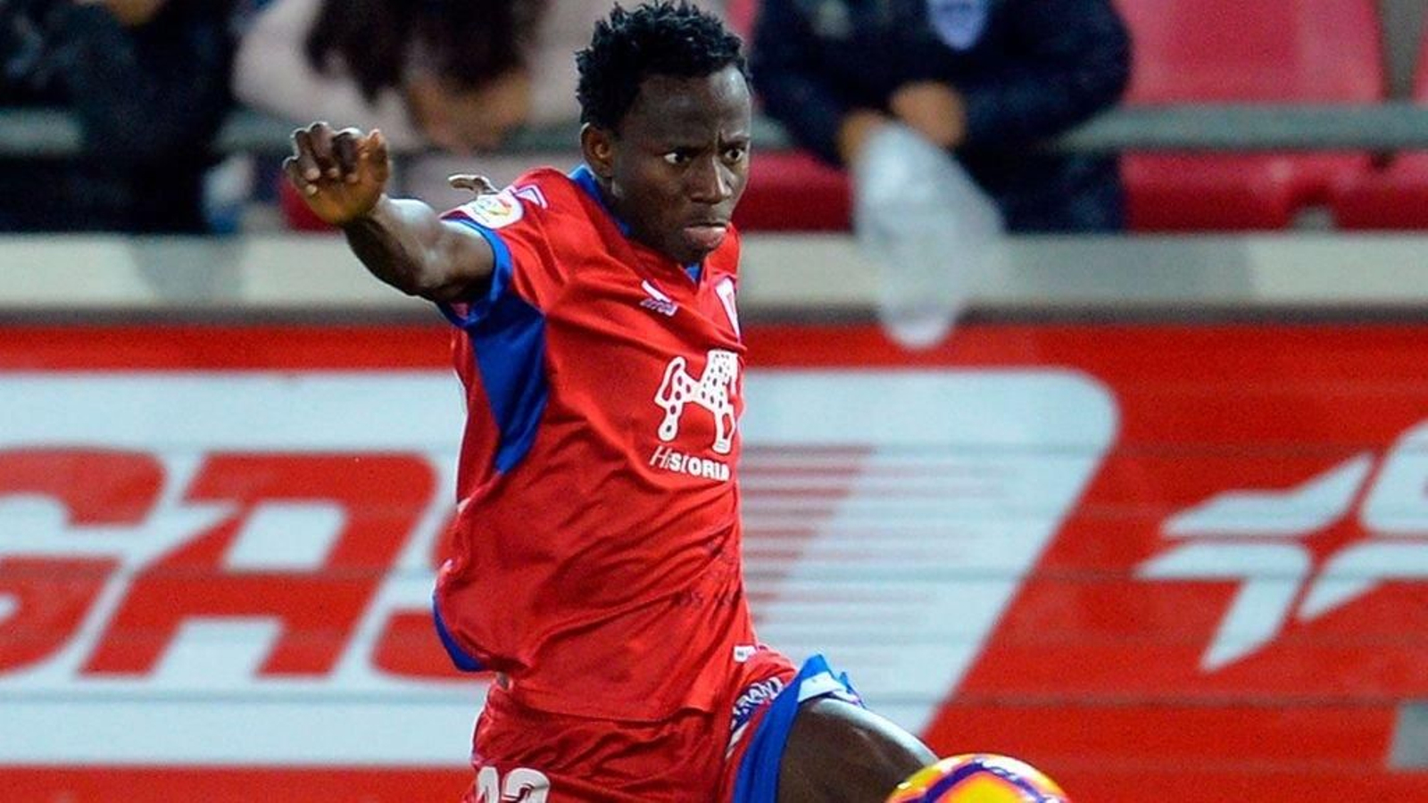Yaw Yeboah llega del Numancia.