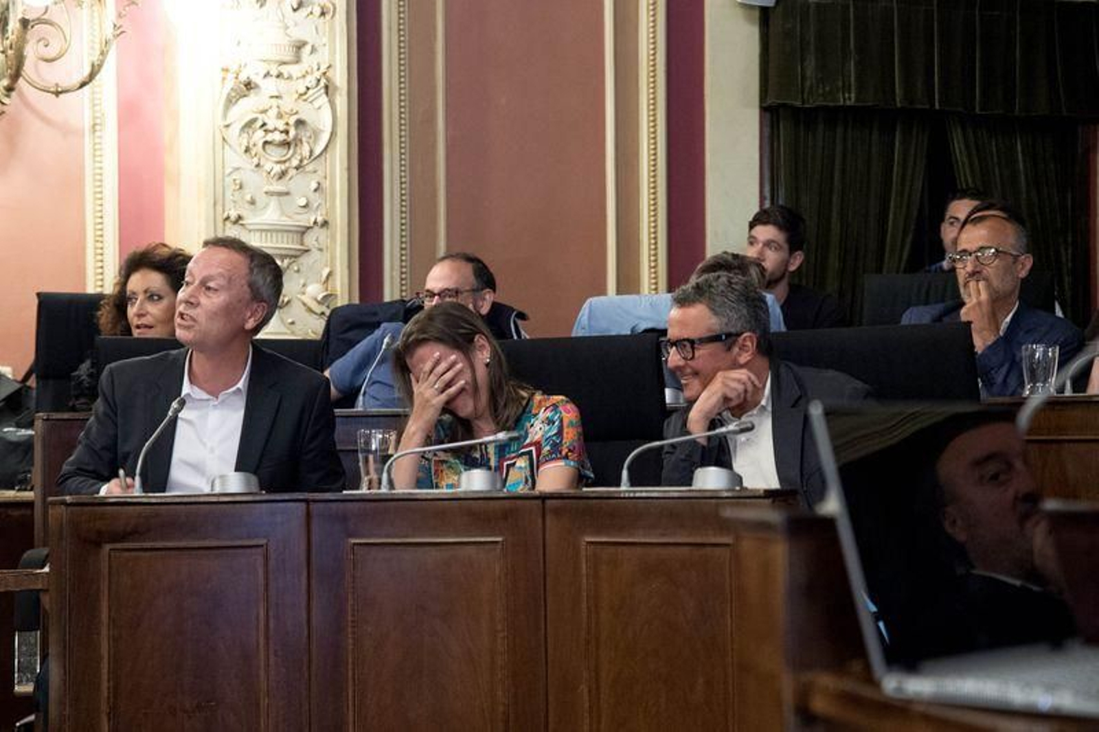 Rafael Villarino, Natalia González y Xosé Rúas, en la bancada socialista, en un pleno municipal. (FOTO: ÓSCAR PINAL)