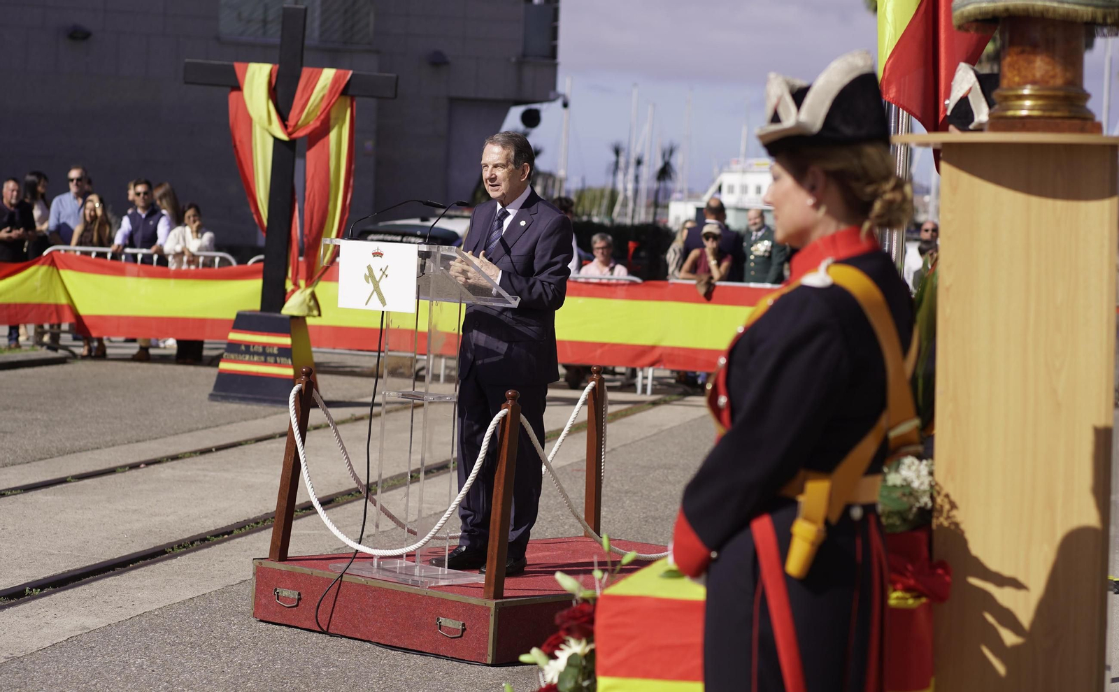 Galería | La Guardia Civil celebra el Día del Pilar en Vigo