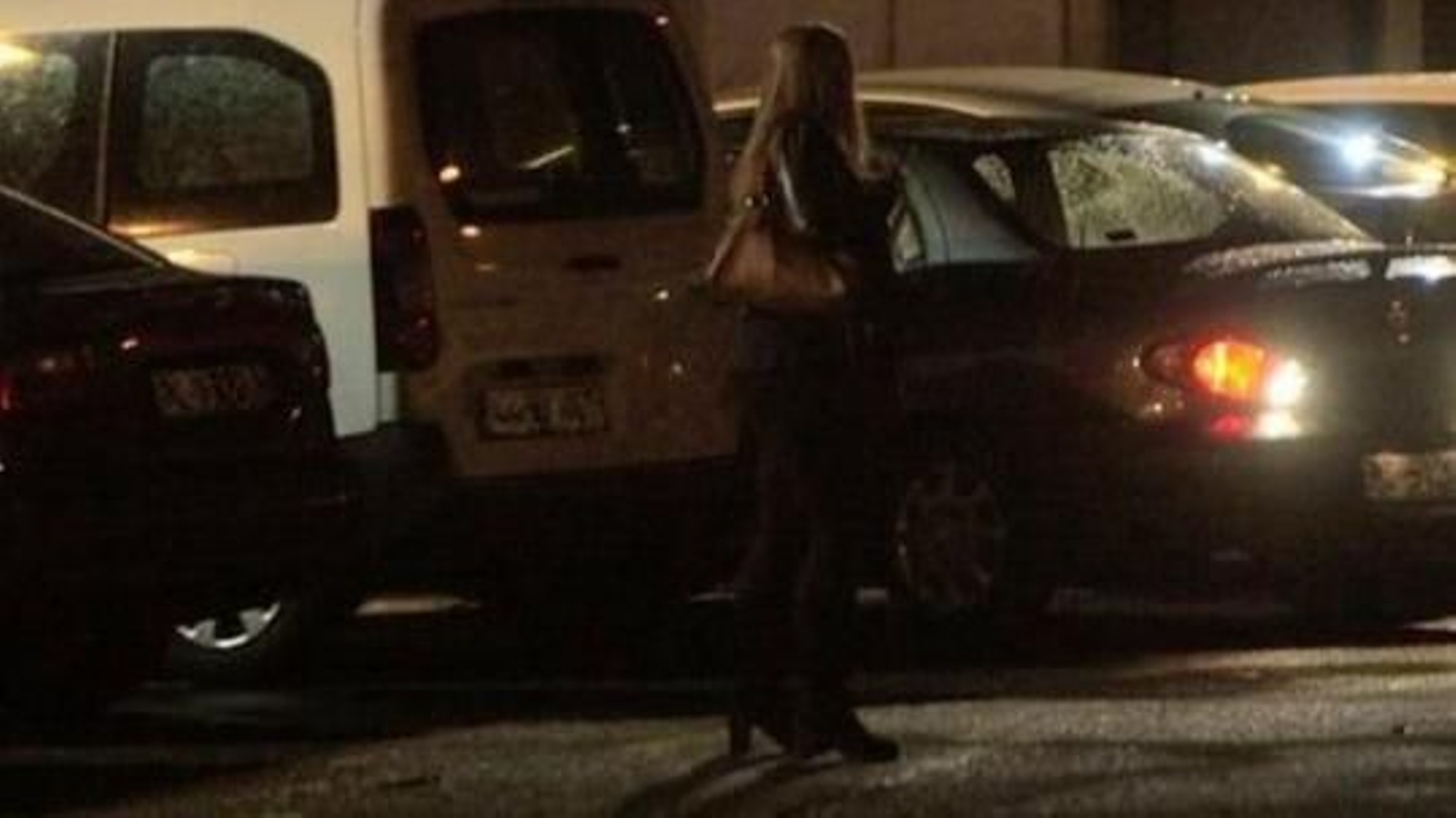 Un mujer a la espera de clientes en las inmediaciones de la Alameda ourensana.