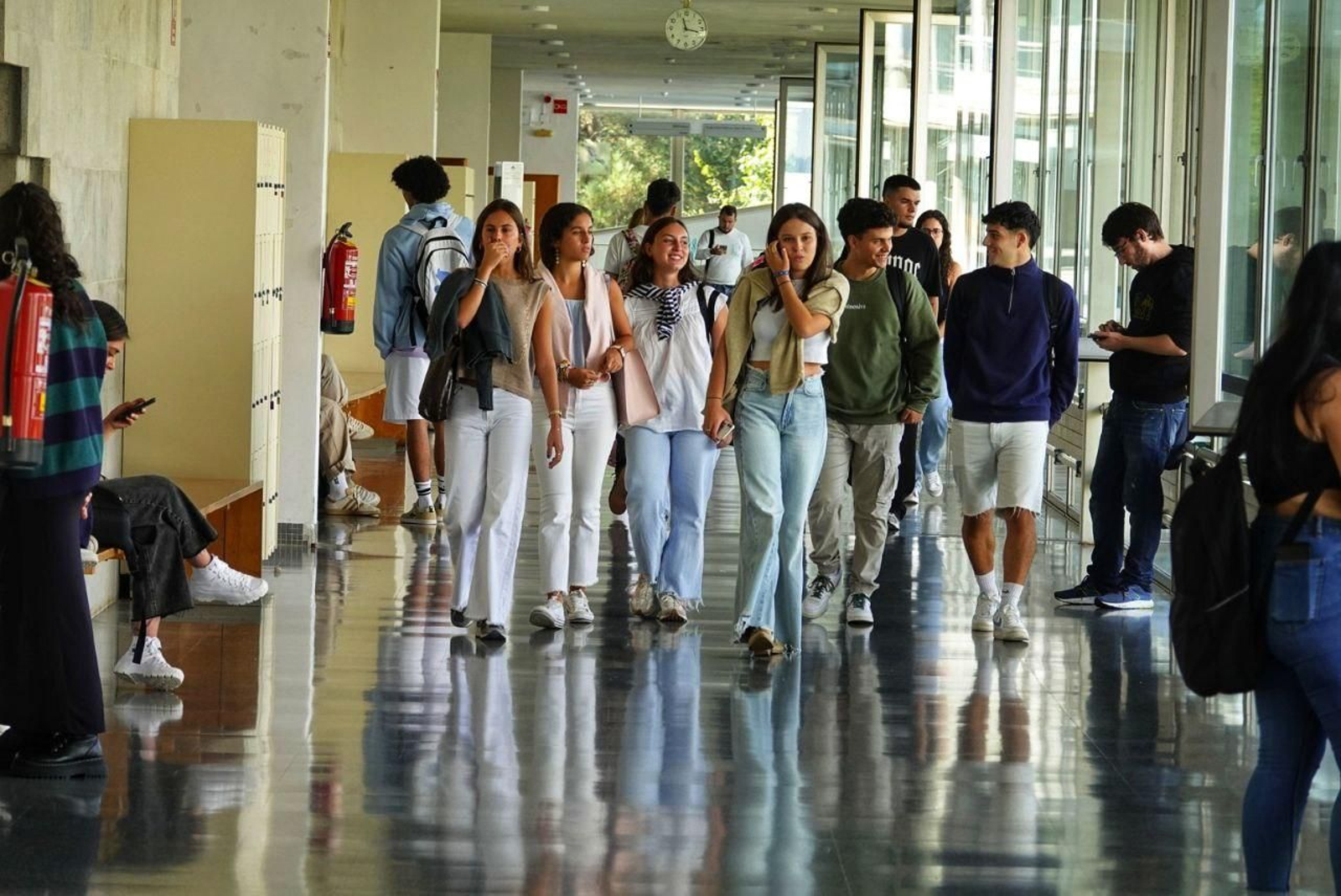 Pasillos de la Facultad de Económicas de la UVigo. // Vicente Alonso