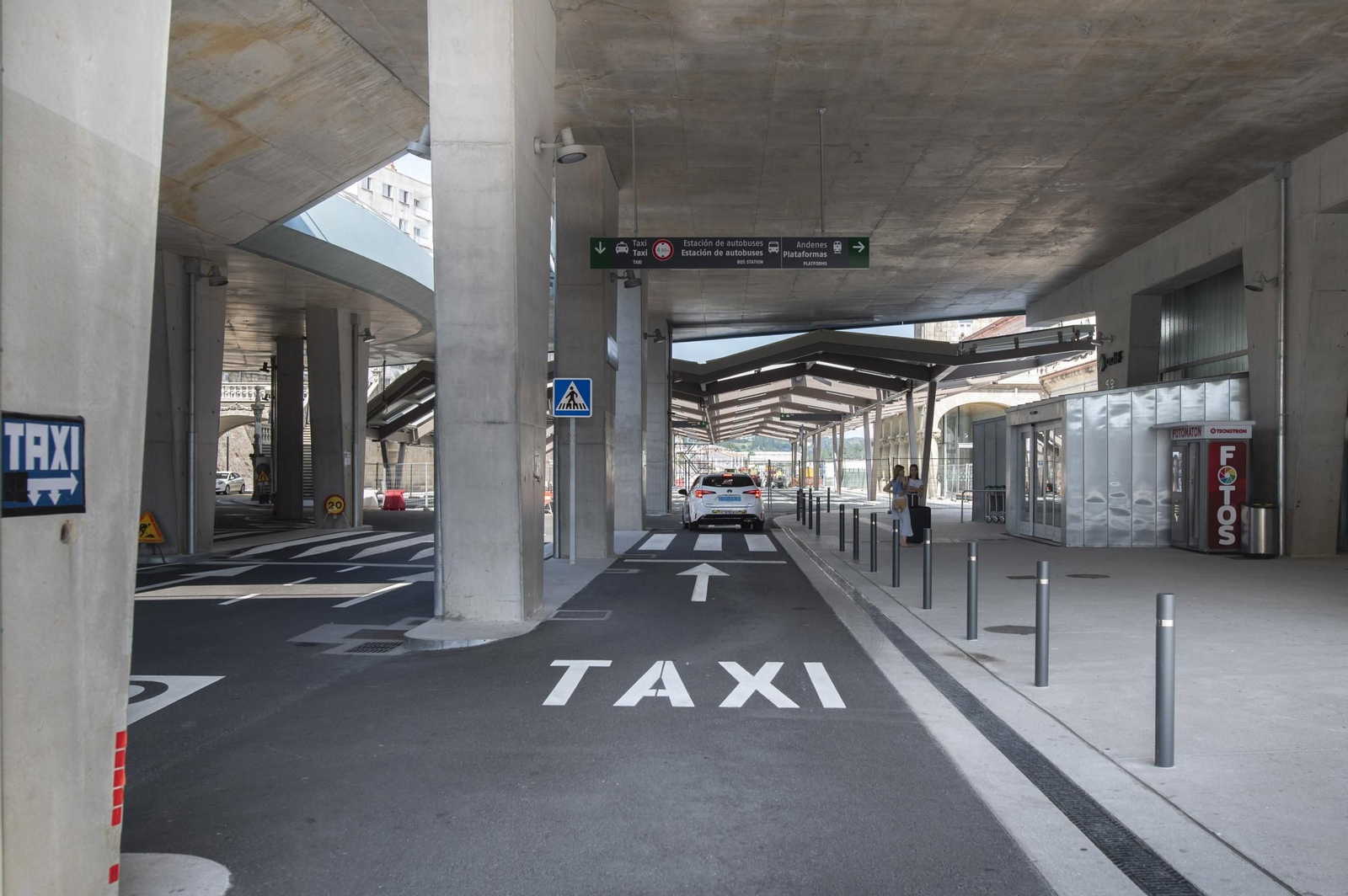 Galería | La estación intermodal de Santiago culmina con una moderna galería para los viajeros, en fotos