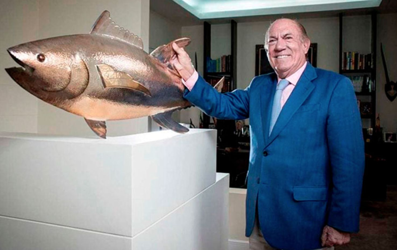 Antonio Suárez posando en Grupomar