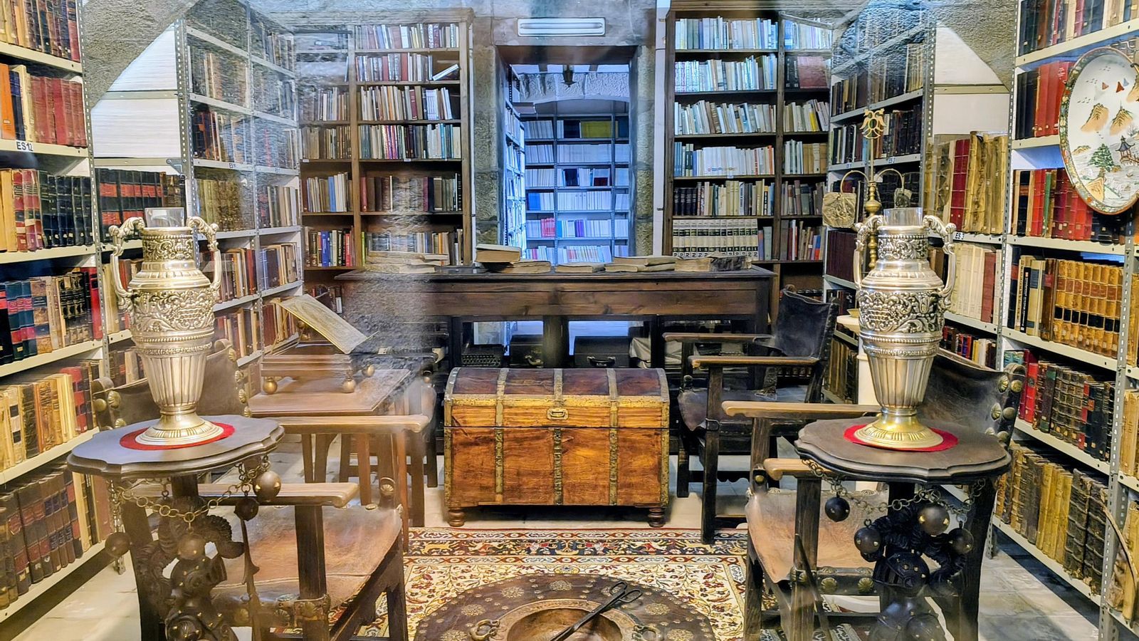 Una sala de la gran biblioteca del monasterio.
