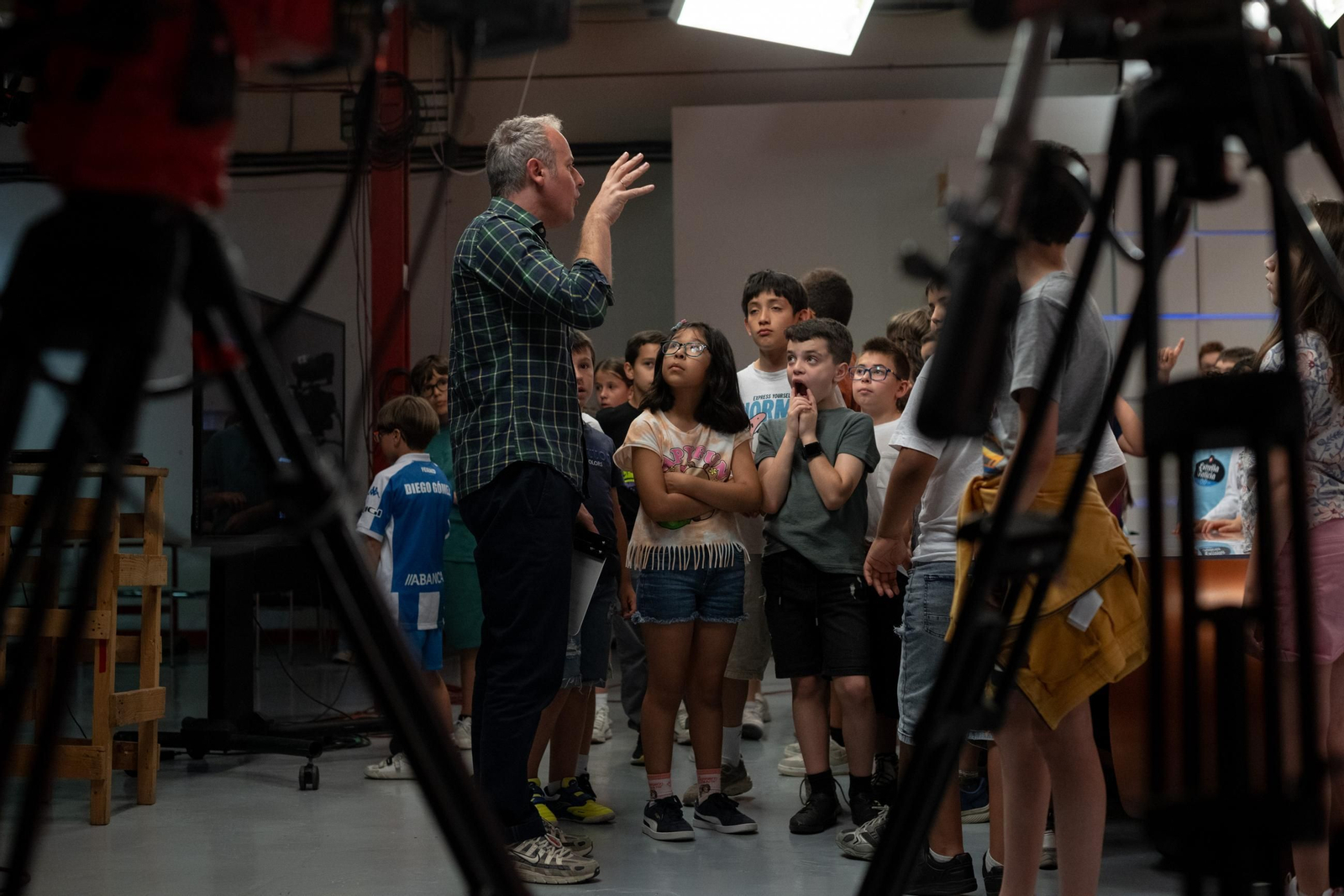 Visita dos alumnos do colexio Albino Núñez ó plató de Telemiño