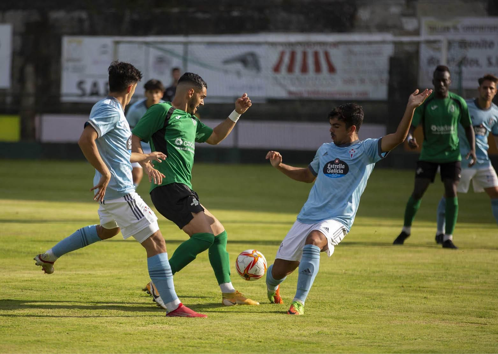 El Celta B disputó un partido amistoso ante el Arenteiro la pasada pretemporada.

 XESÚS FARIÑAS