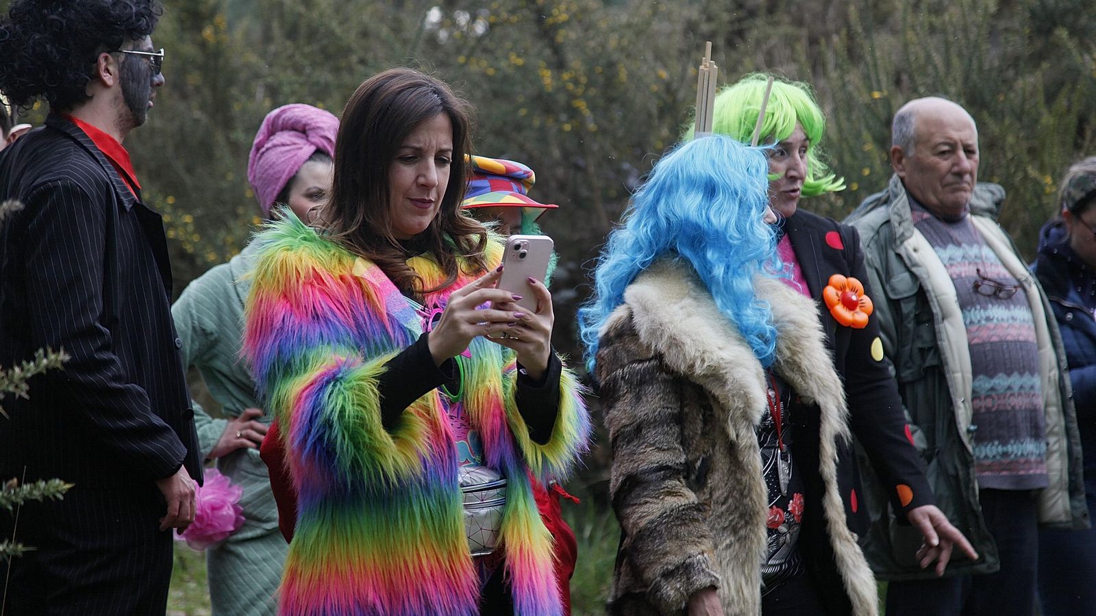 Galería | As Teixugueiras ya tienen a su meco de este Entroido