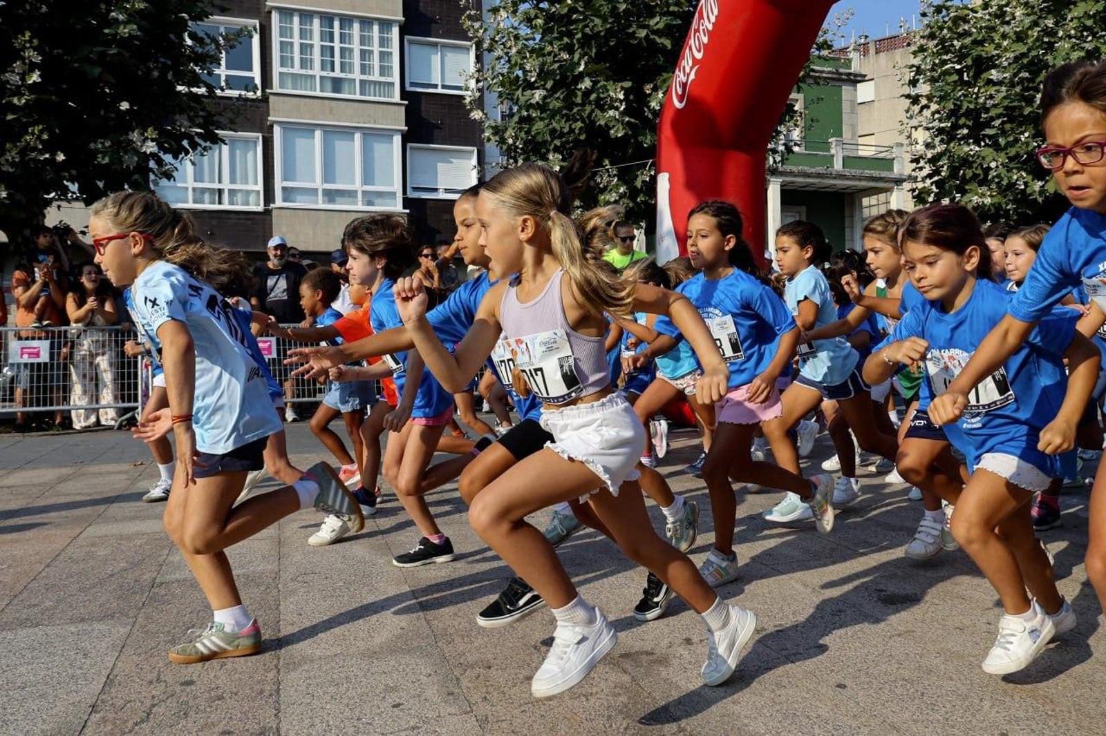 Galería | Más de 1.300 personas corren y caminan por Baiona