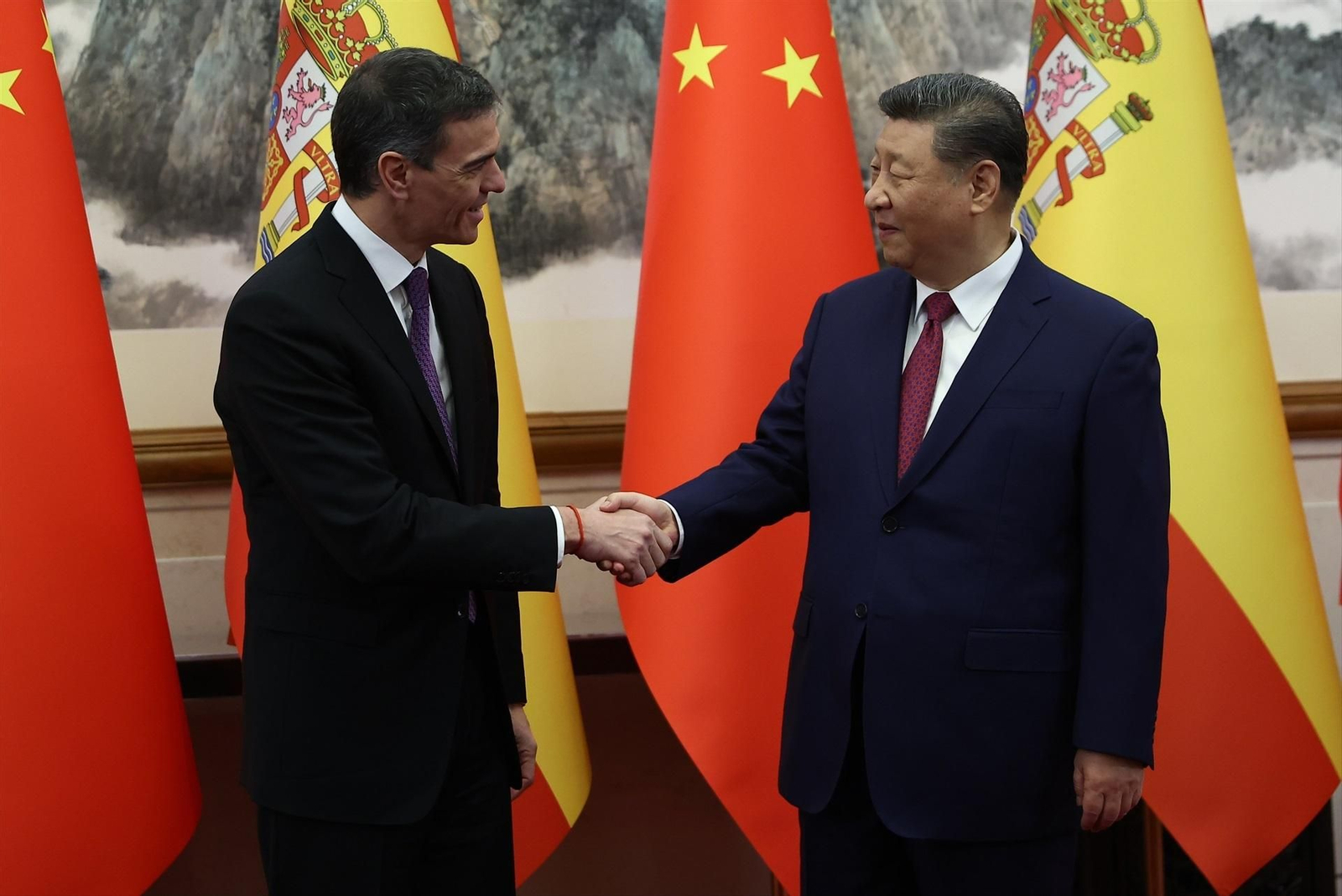 Sánchez apuesta por una agenda positiva con China pese a críticas de EEUU