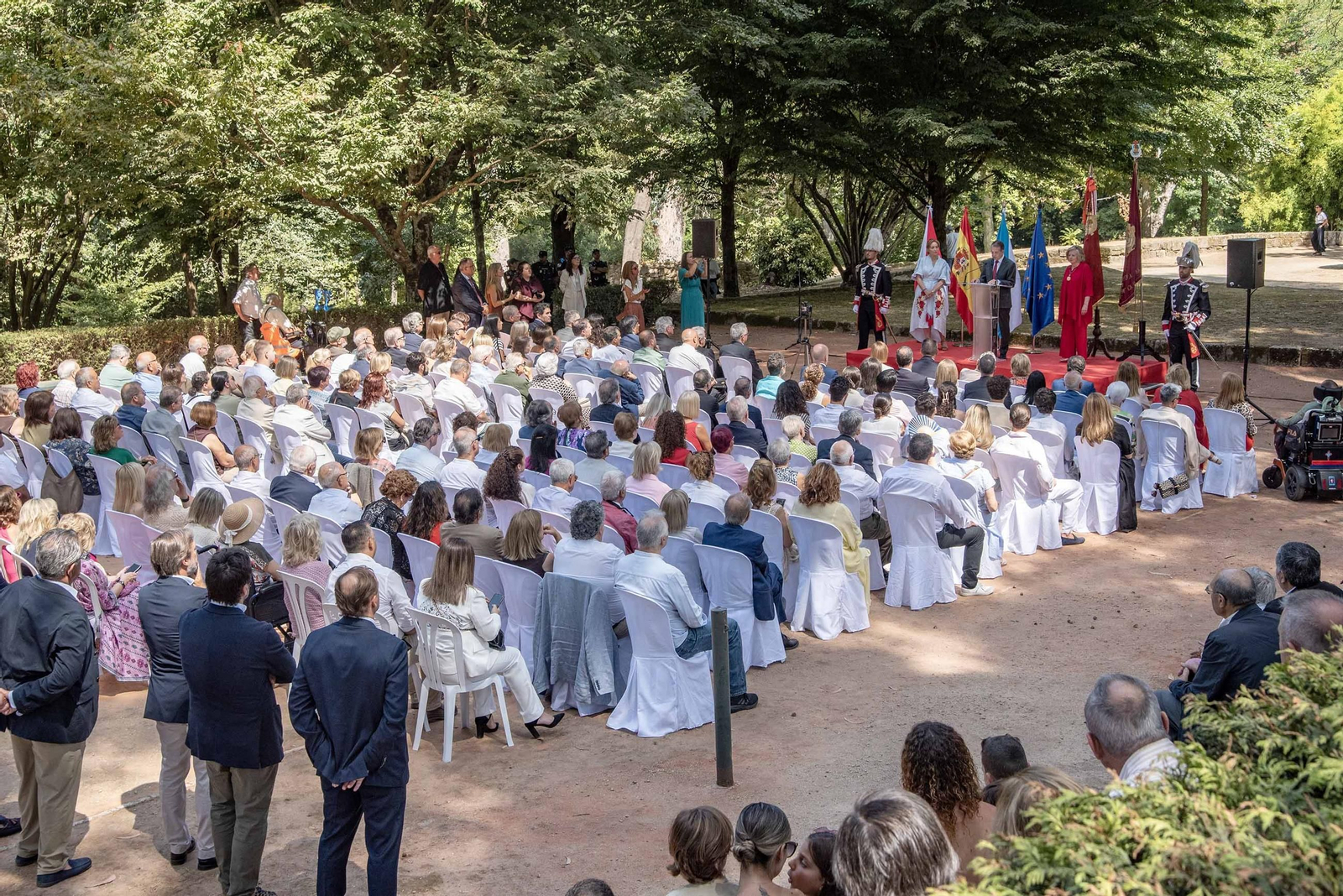 Galería | Vigo vive el pregón y el descendimiento del Cristo da Victoria