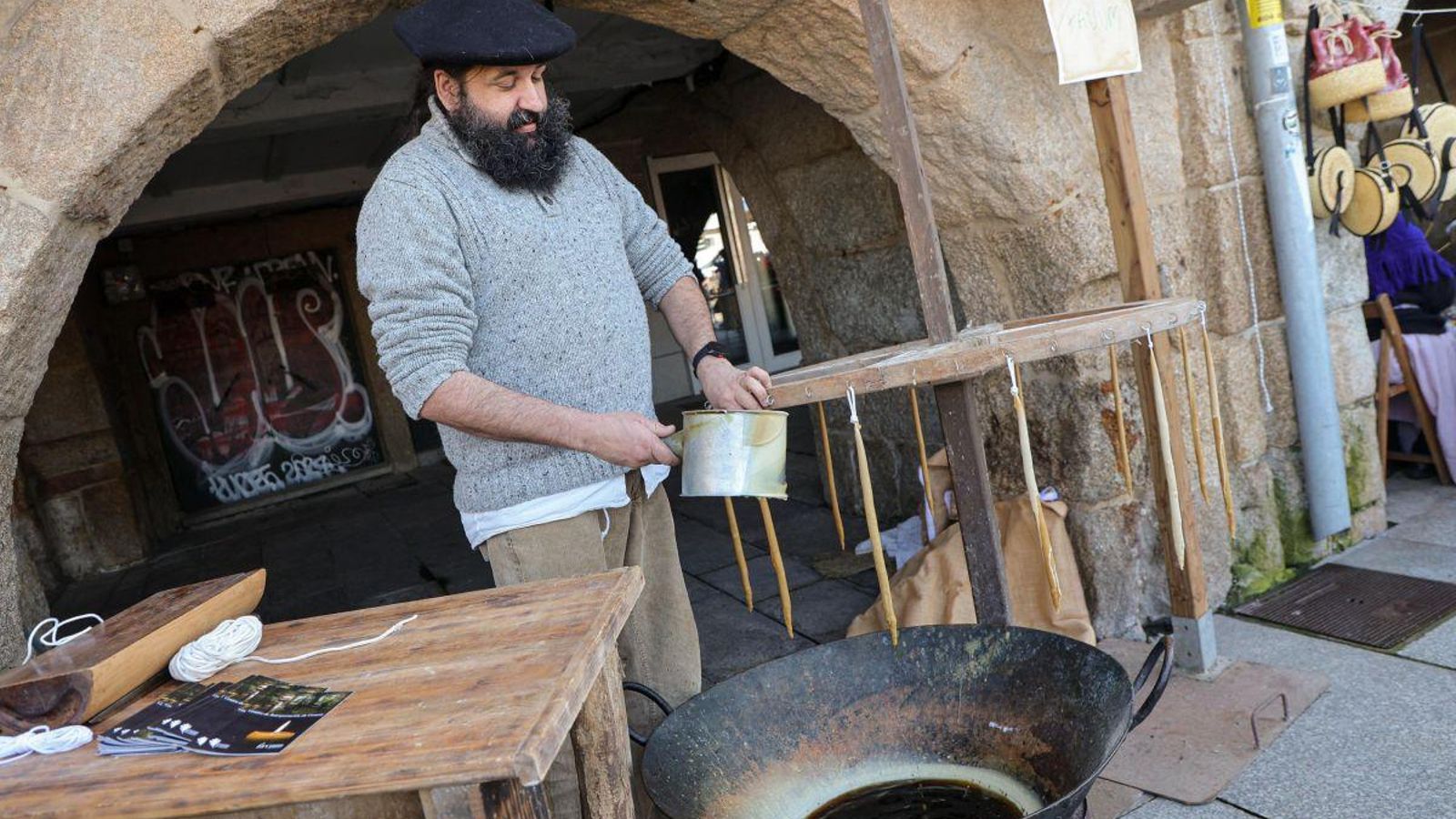 Herrero, uno de los oficios que se pudieron aprender ayer para celebrar la Reconquista de Vigo