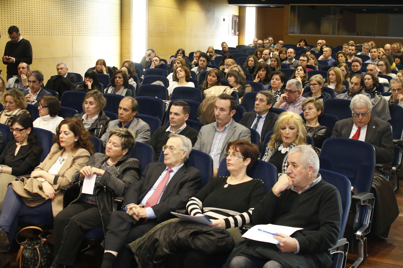 Directores y representantes de los centros firmaron ayer contratos-programa con la Xunta.