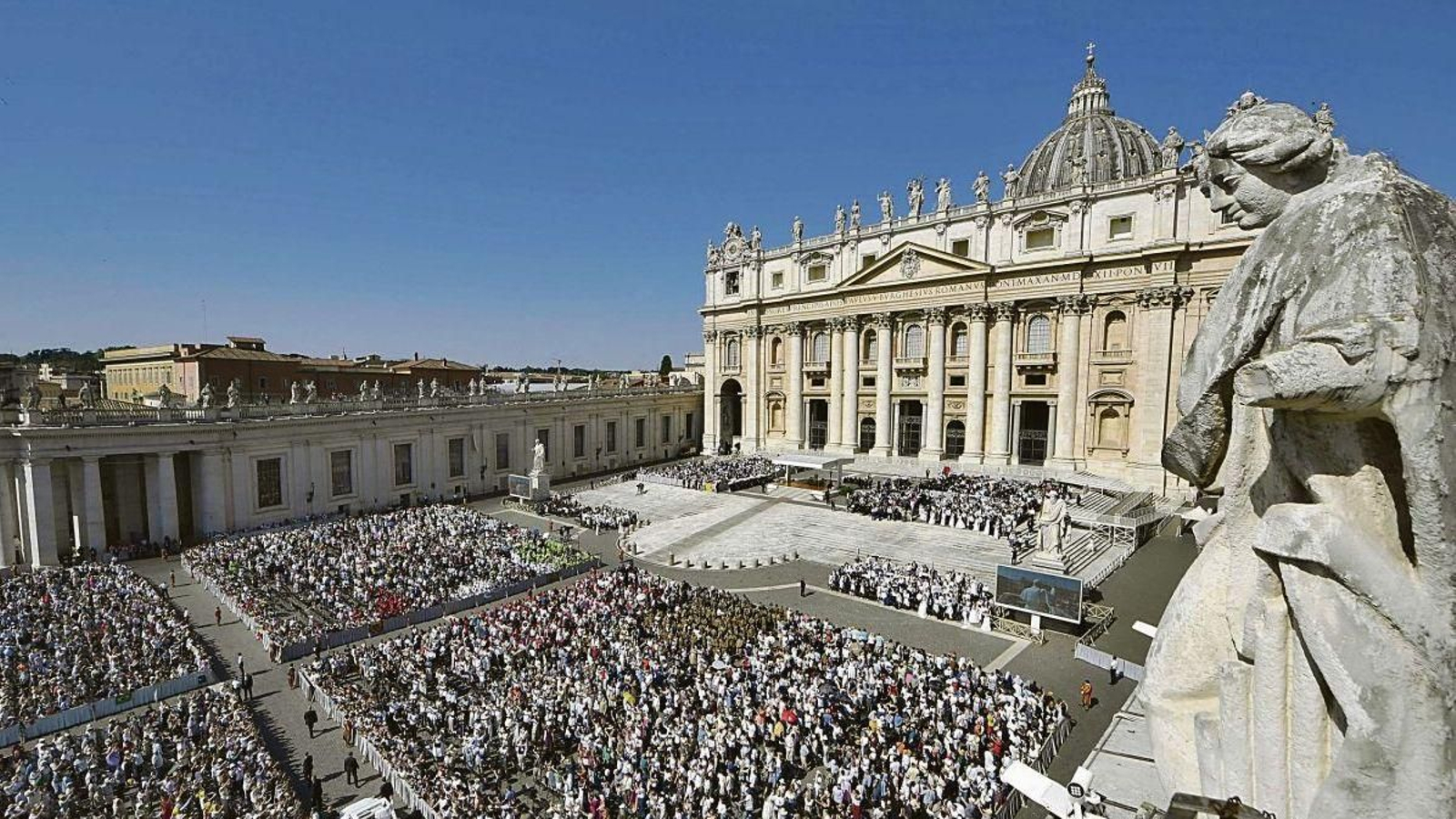 La Plaza de San Pedro, en la Ciudad del Vaticano, en la audiencia general semanal del papa León XIV.