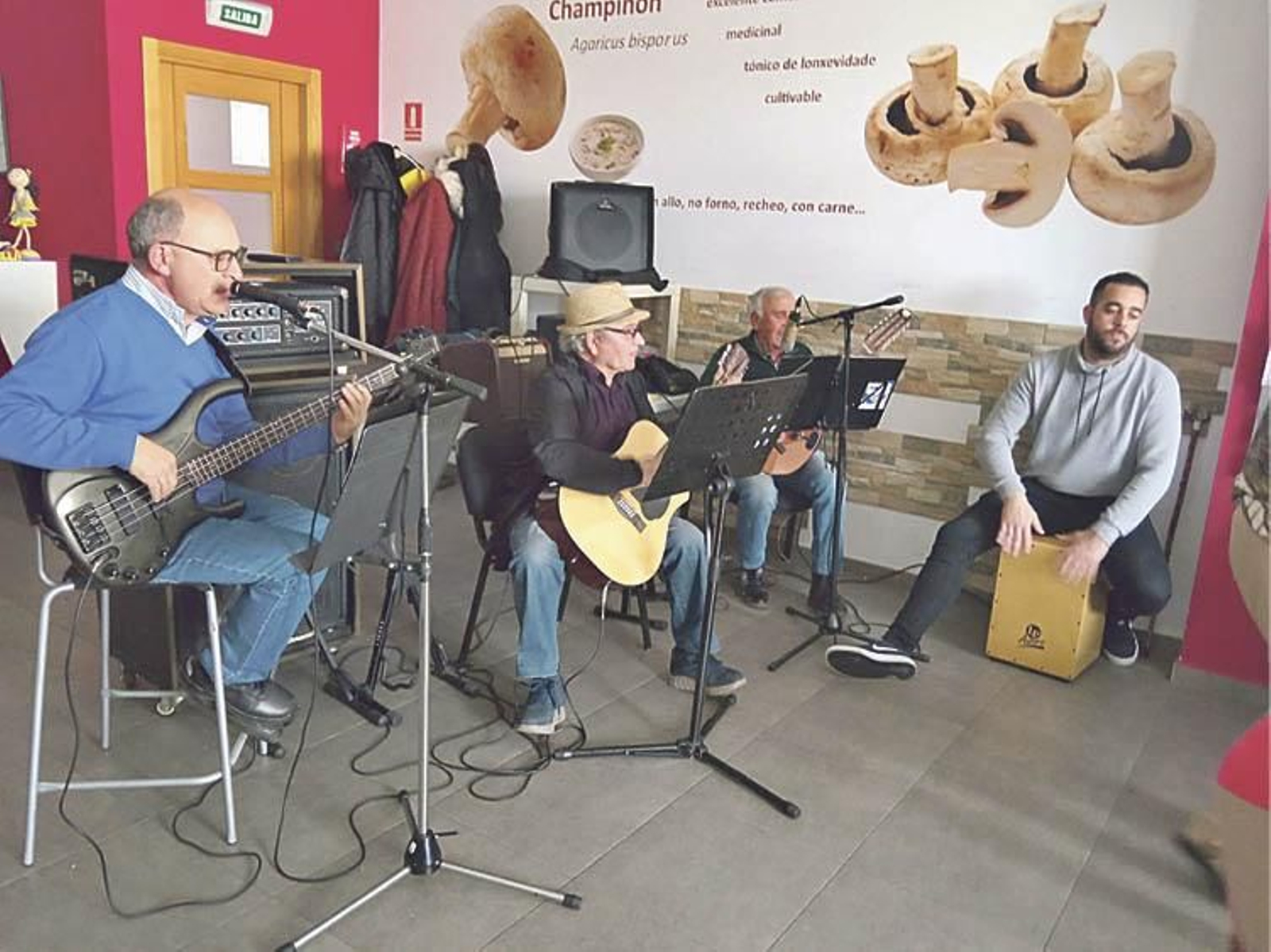 Amenización musical que invitó al baile a los asistentes.