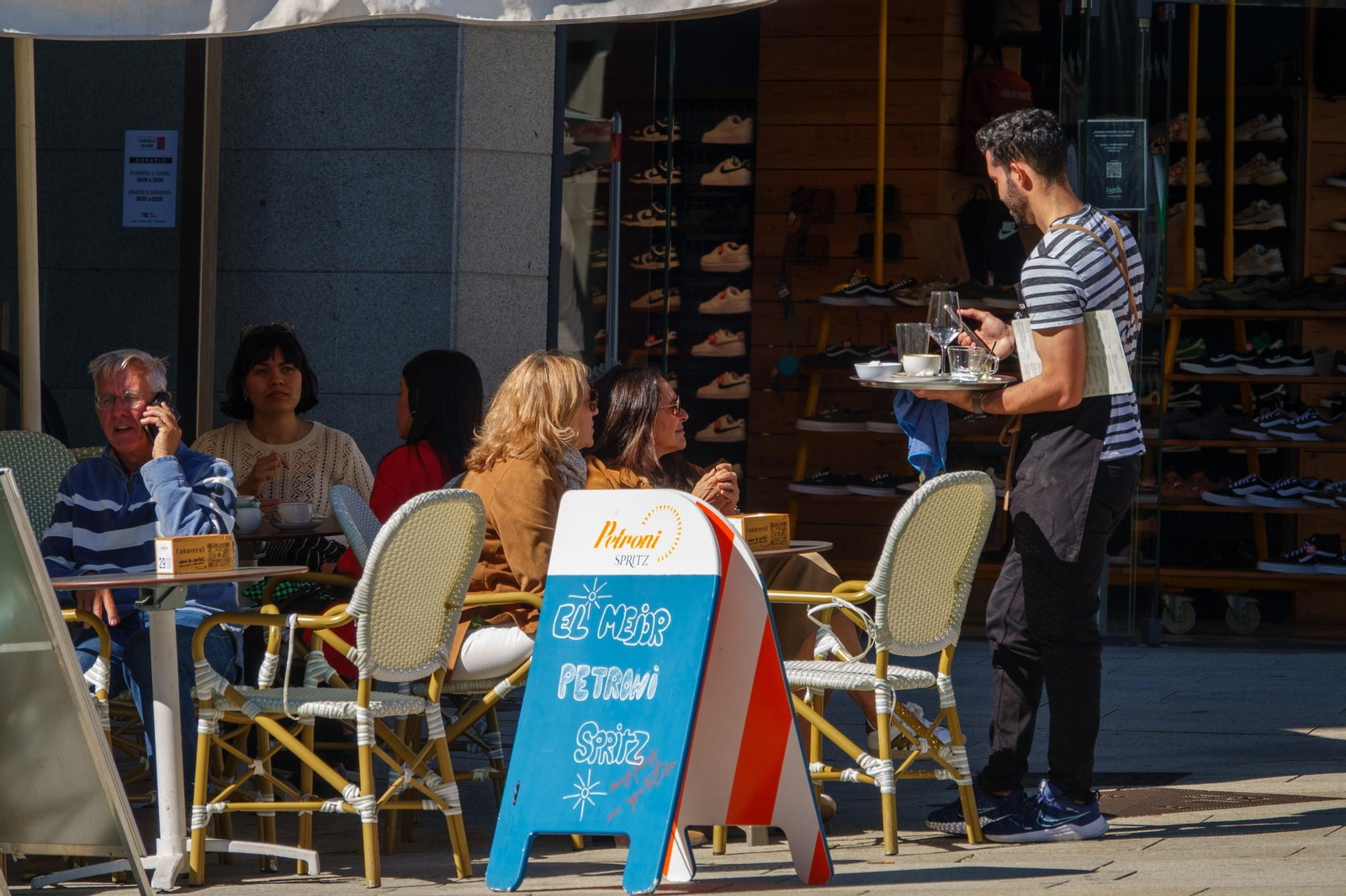 El sector servicios es el que más creció en el trimestre del verano en la provincia.