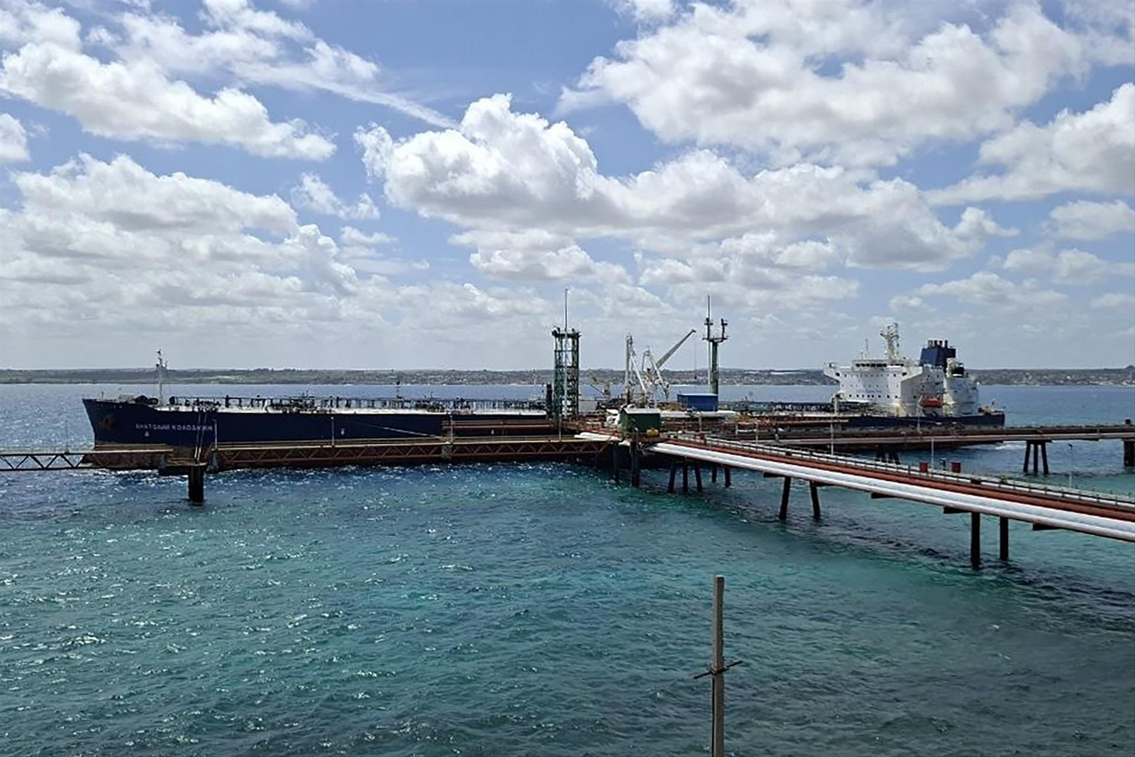 El petrolero ruso en aguas del Caribe