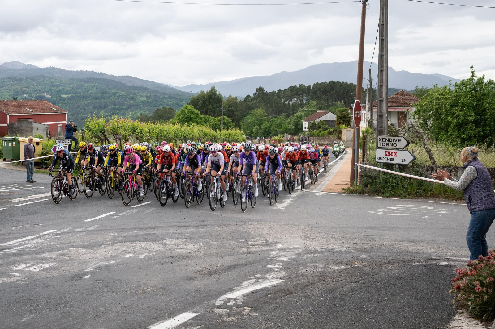 Galería | La Vuelta Femenina conquista Ourense con su gran final de etapa
