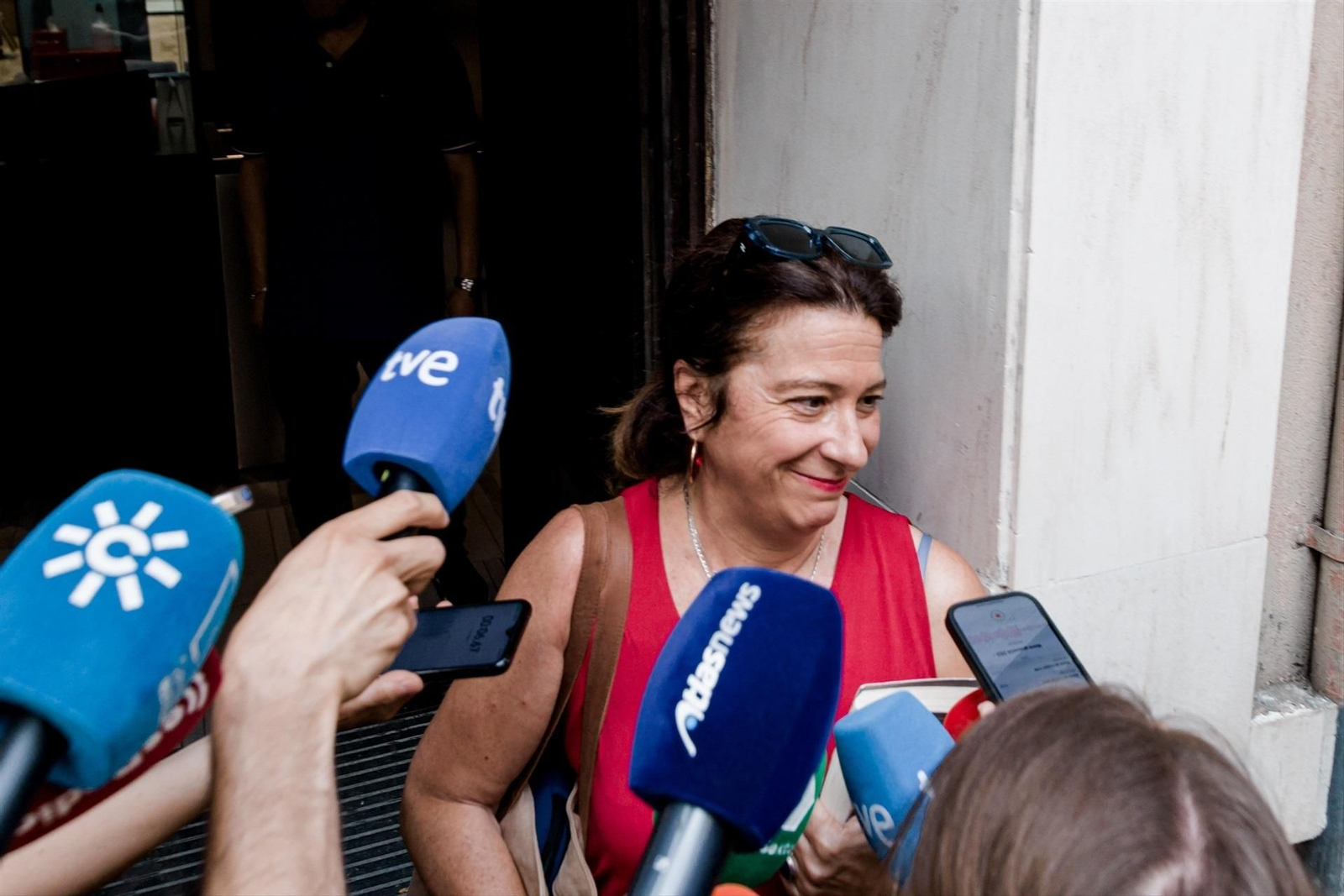 La exconcejala socialista Leire Díez a su salida de la sede del PSOE en Ferraz.