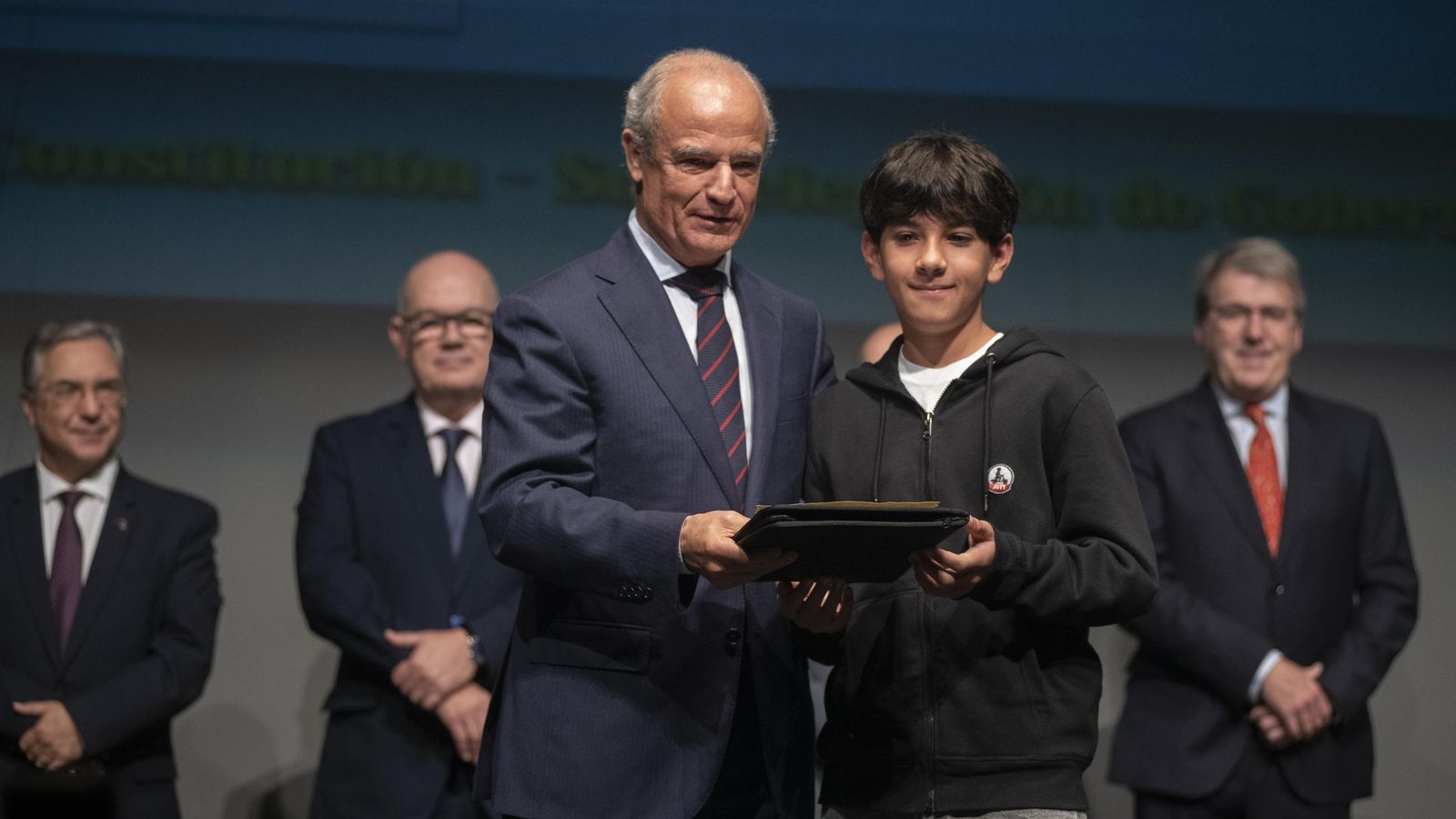 Galería | Reconocimientos por los incendios y los mejores relatos, protagonistas del Día de la Constitución en Ourense