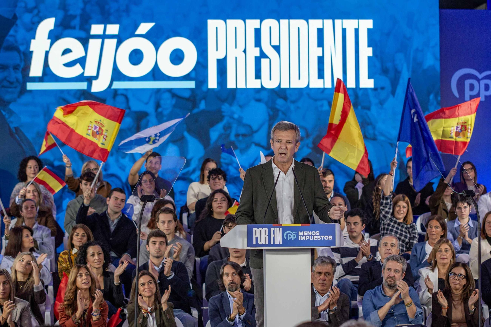 Galería | Feijóo hace parada en Vigo con la precampaña electoral del 29-N