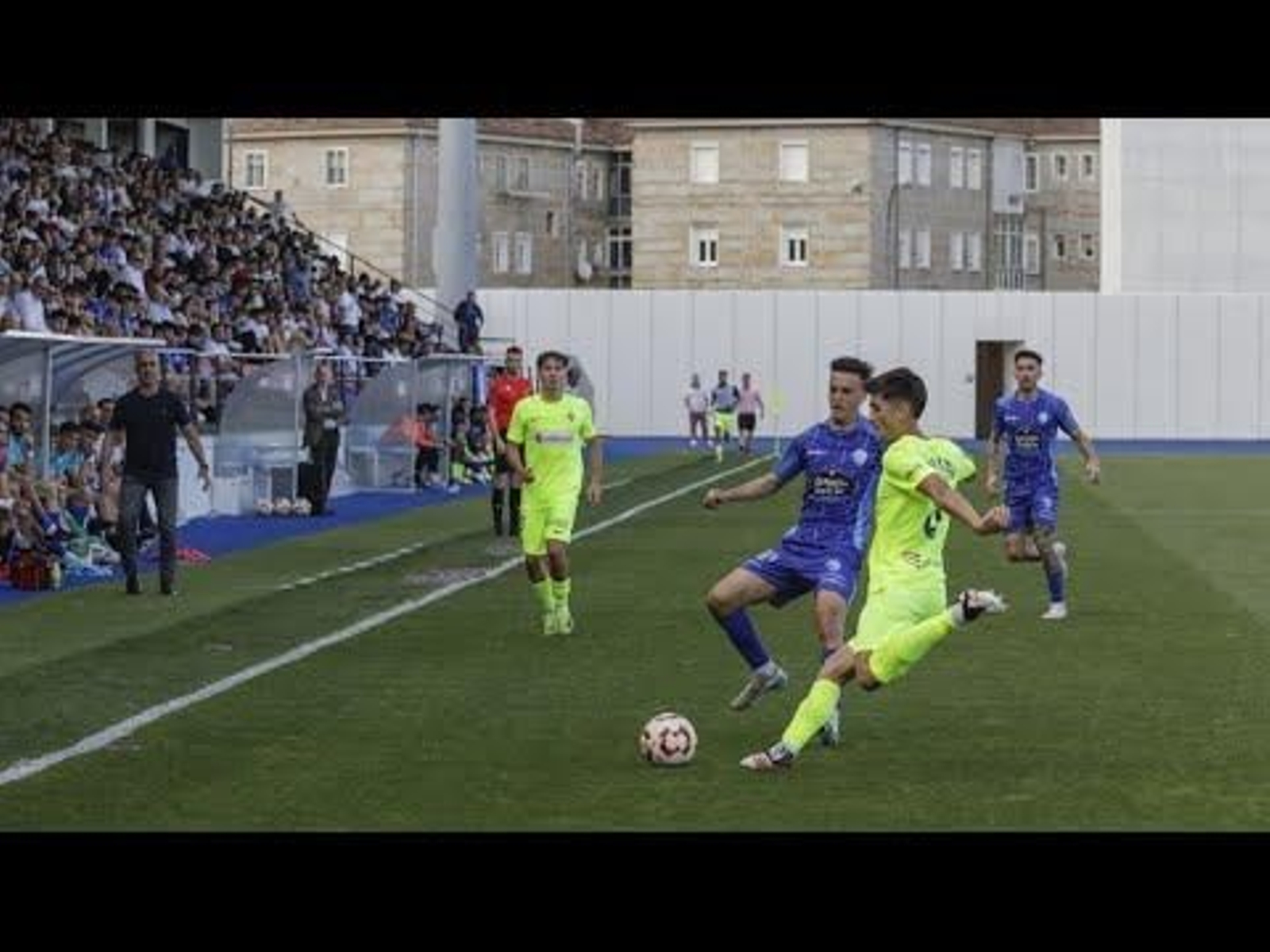 El Amorebieta silencia O Couto (0-3)