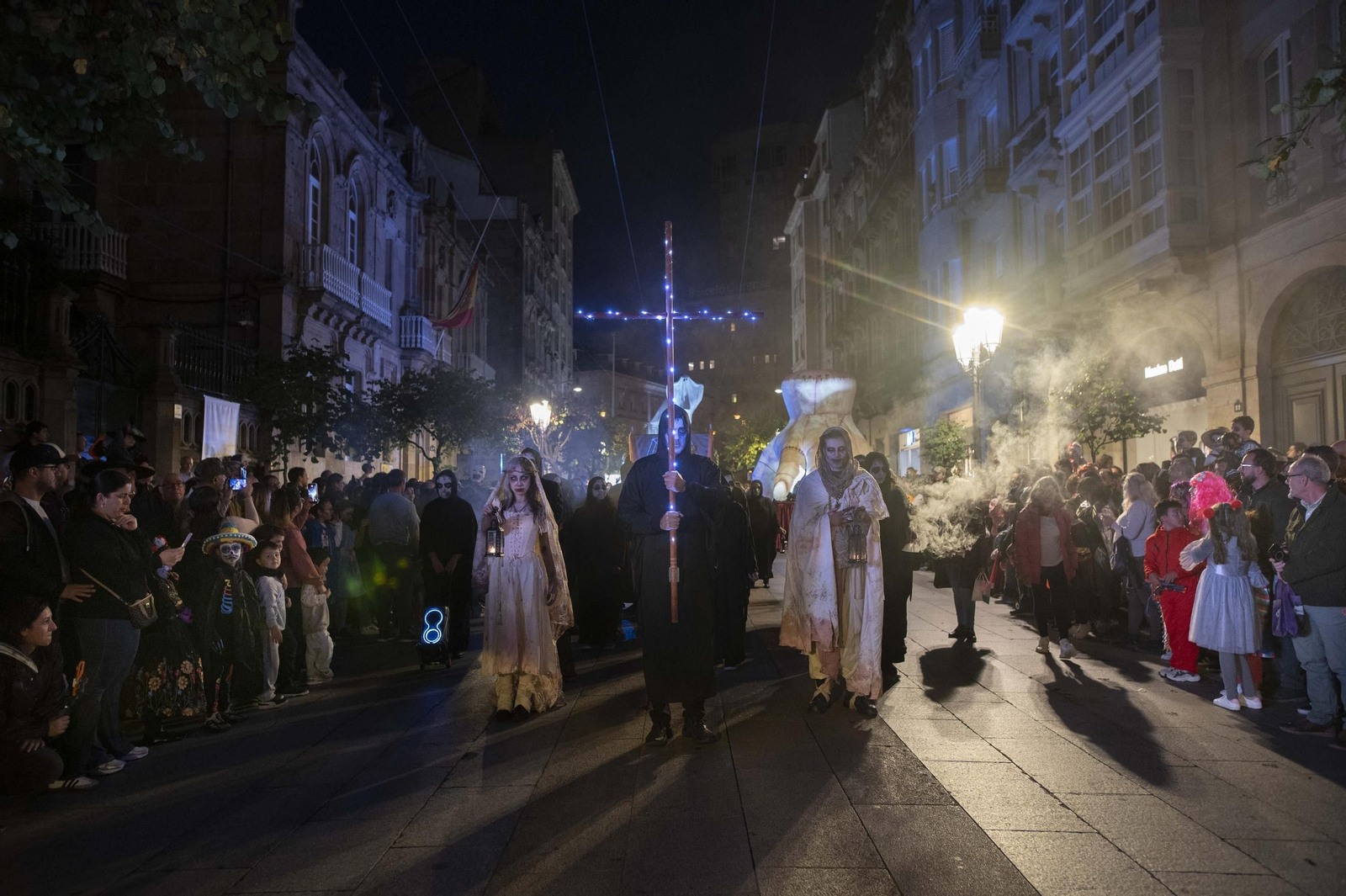 Galería | Ourense se transforma en una ciudad de miedo para celebrar Samaín