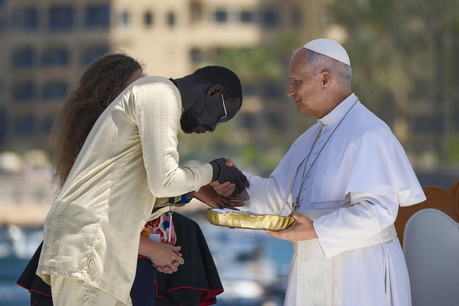 Galería | El papa León XIV se encuentra con migrantes en el puerto de Arguineguín
