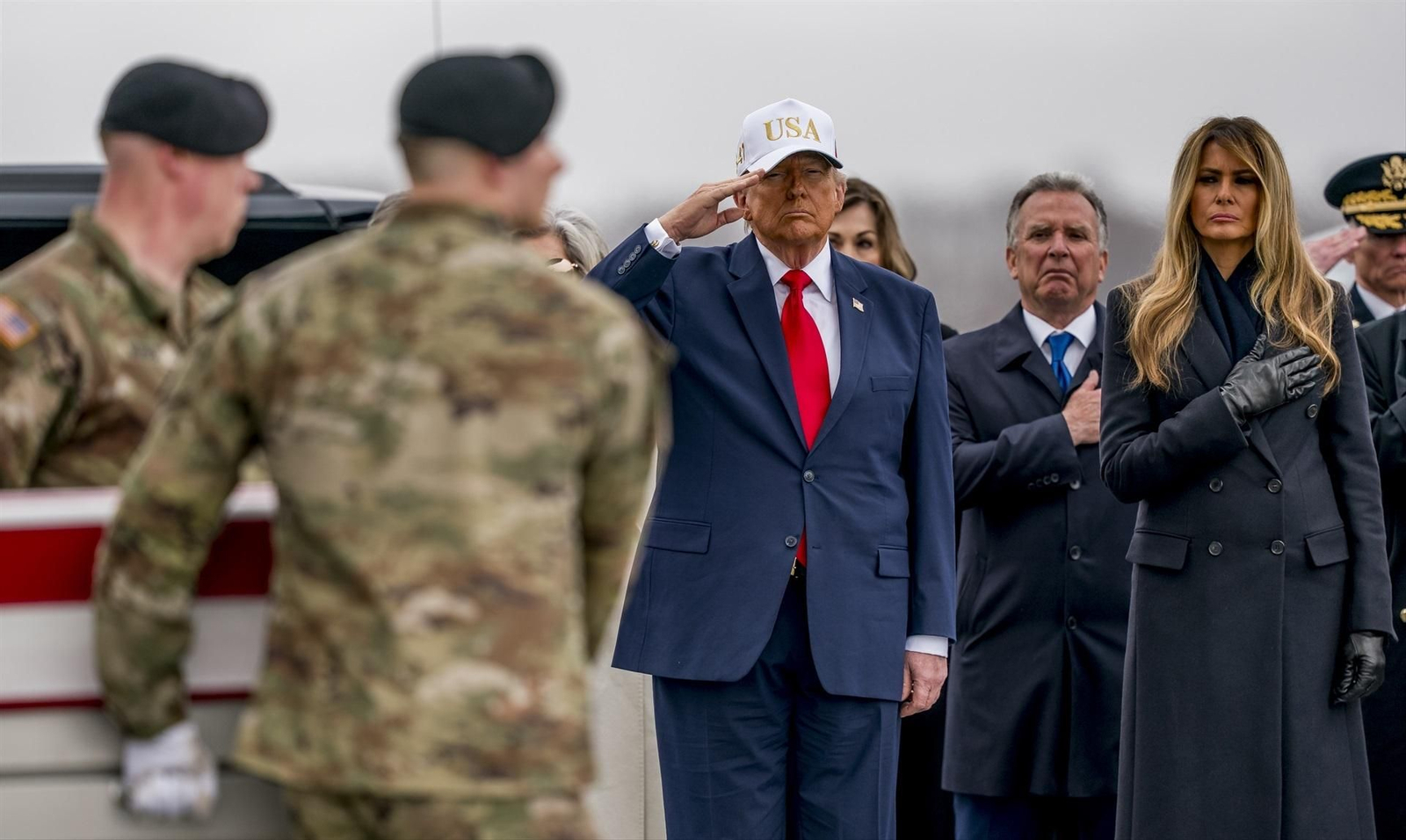 El presente de Estados Unidos recibe a los militares fallecidos en Irán