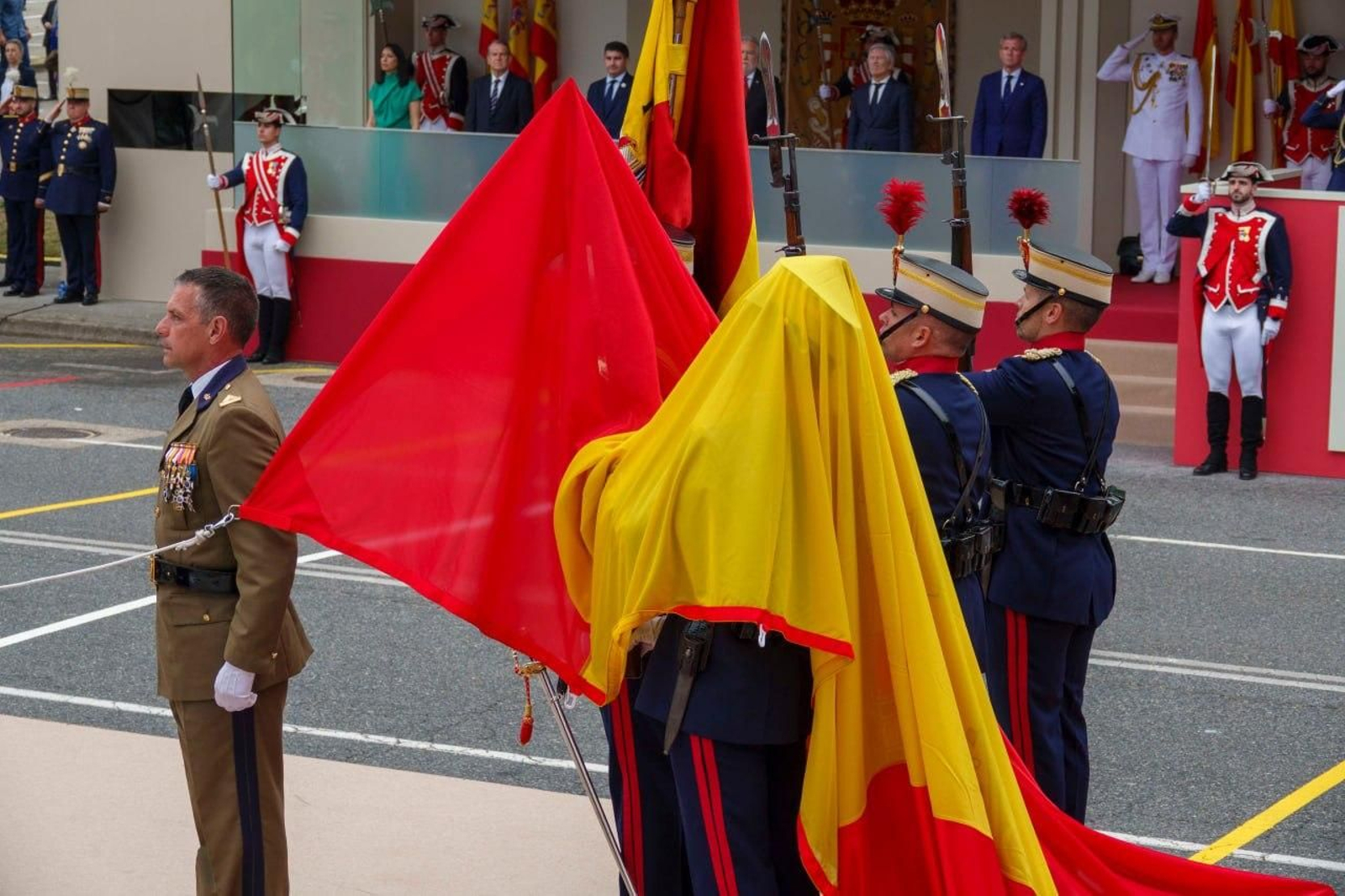 Galería | Las mejores imágenes del histórico Día de las Fuerzas Armadas en Vigo