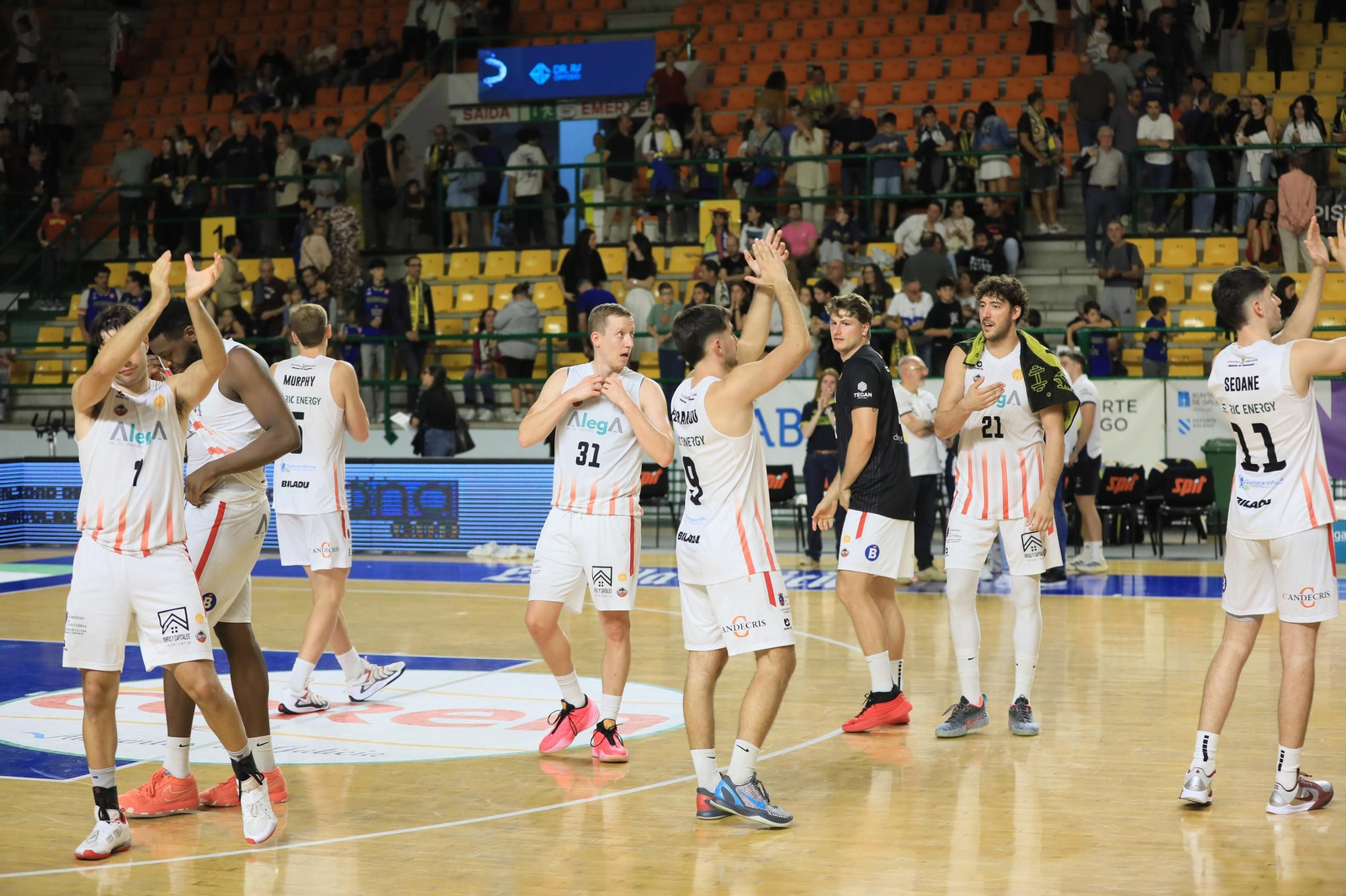 Galería | El Pazo y el COB sufren la primera derrota de la temporada ante el Cantabria