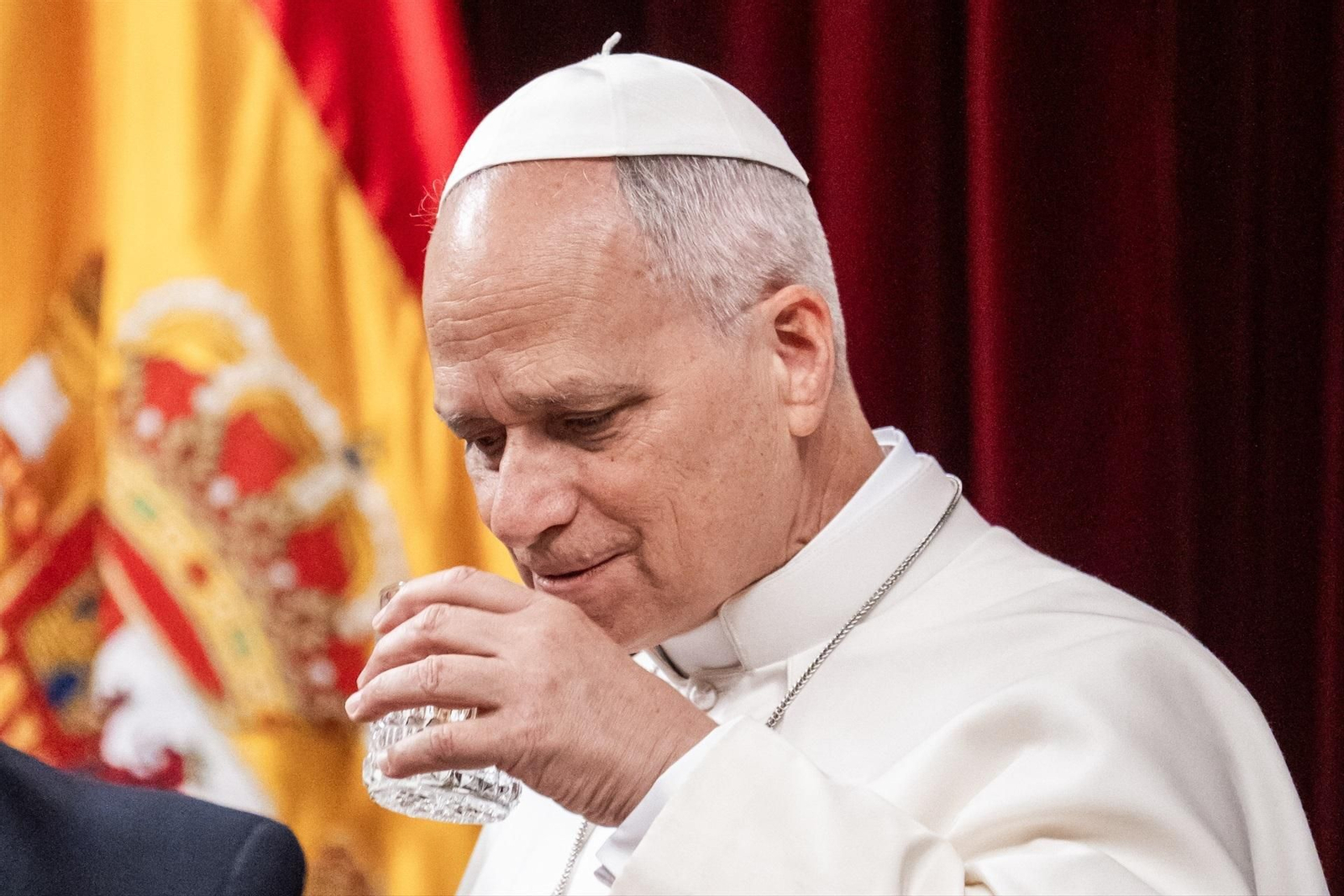 Galería | Las mejores fotos del tercer día de la visita del papa León XIV en Madrid, del Congreso al Bernabéu
