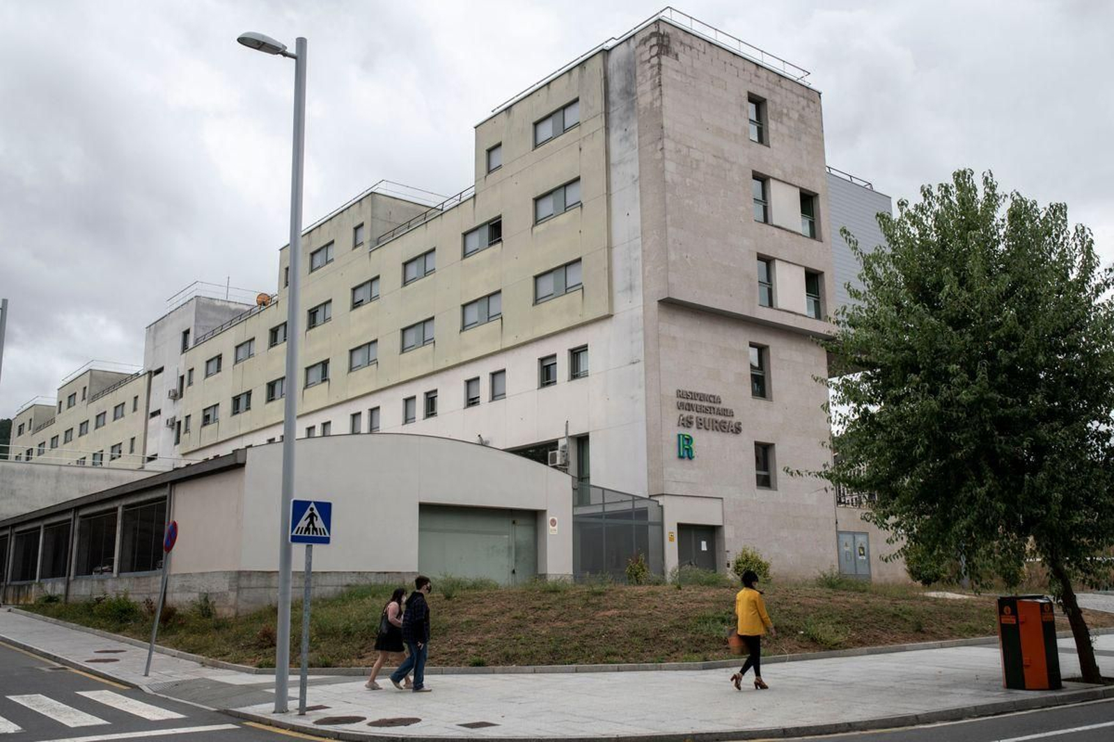 OURENSE (RESIDENCIA AS BURGAS). 18/08/2020. OURENSE. Fachada exterior de la residencia de estudiantes As Burgas. FOTO: ÓSCAR PINAL
