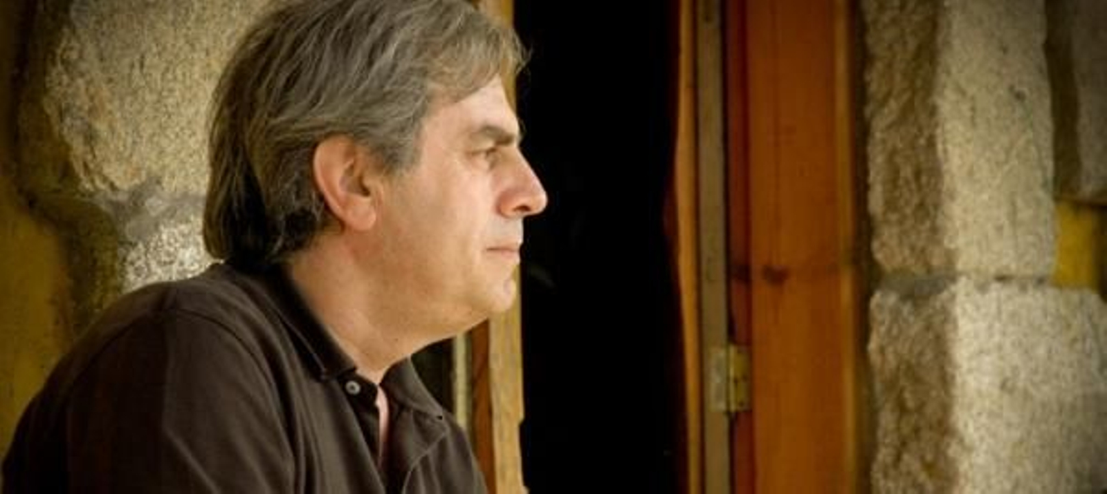 Javier González se considera un cantautor de los de siempre.