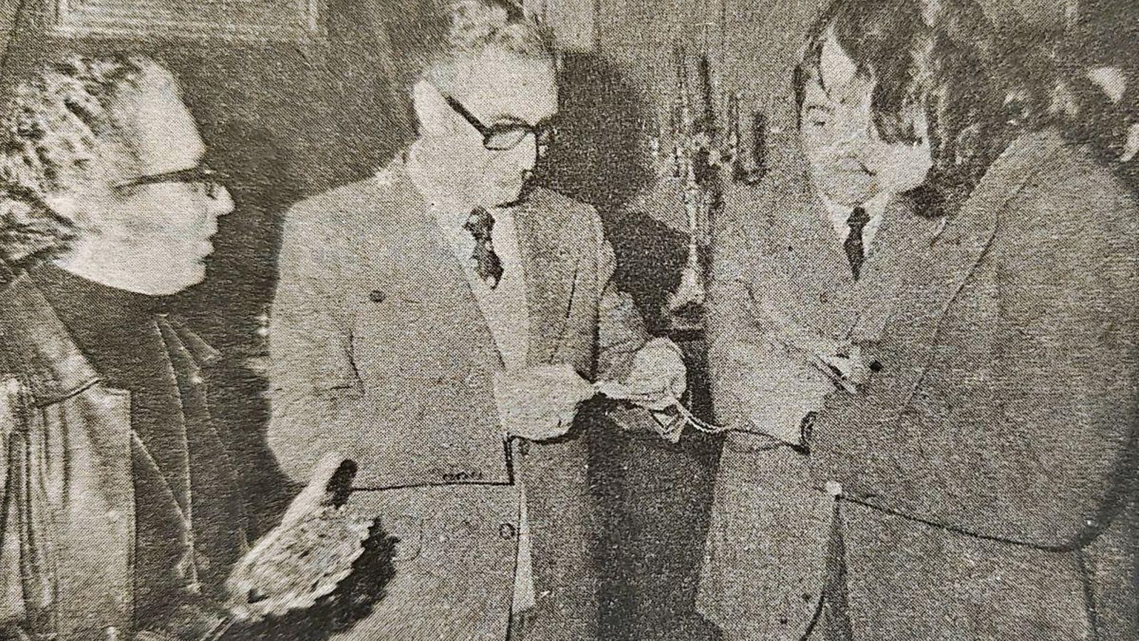 El padre Silva, el alcalde de Huesca y Miguel Ángel Vázquez “Michel”.